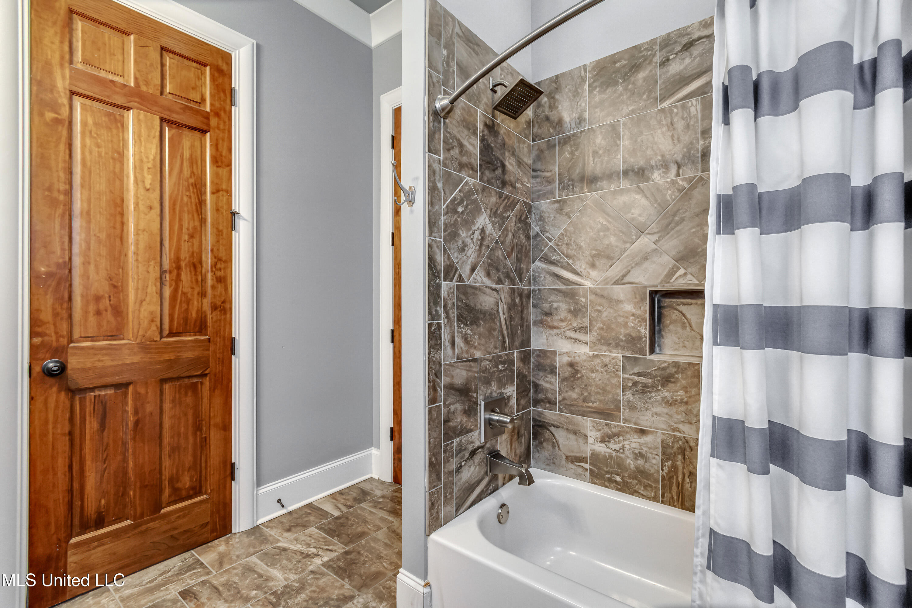 230 Arbor Trail Property Photo 47