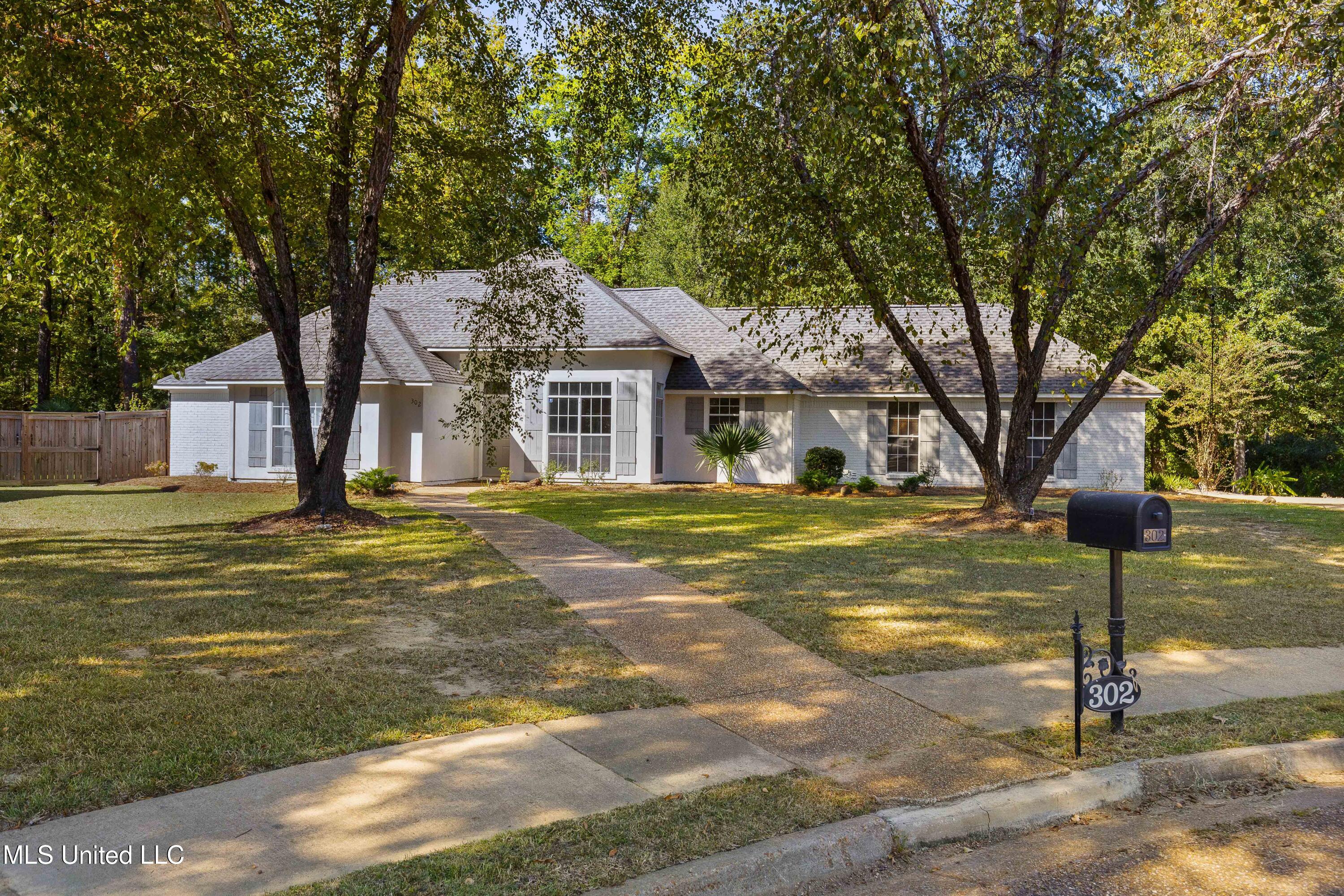 302 Ansley Place Property Photo 1