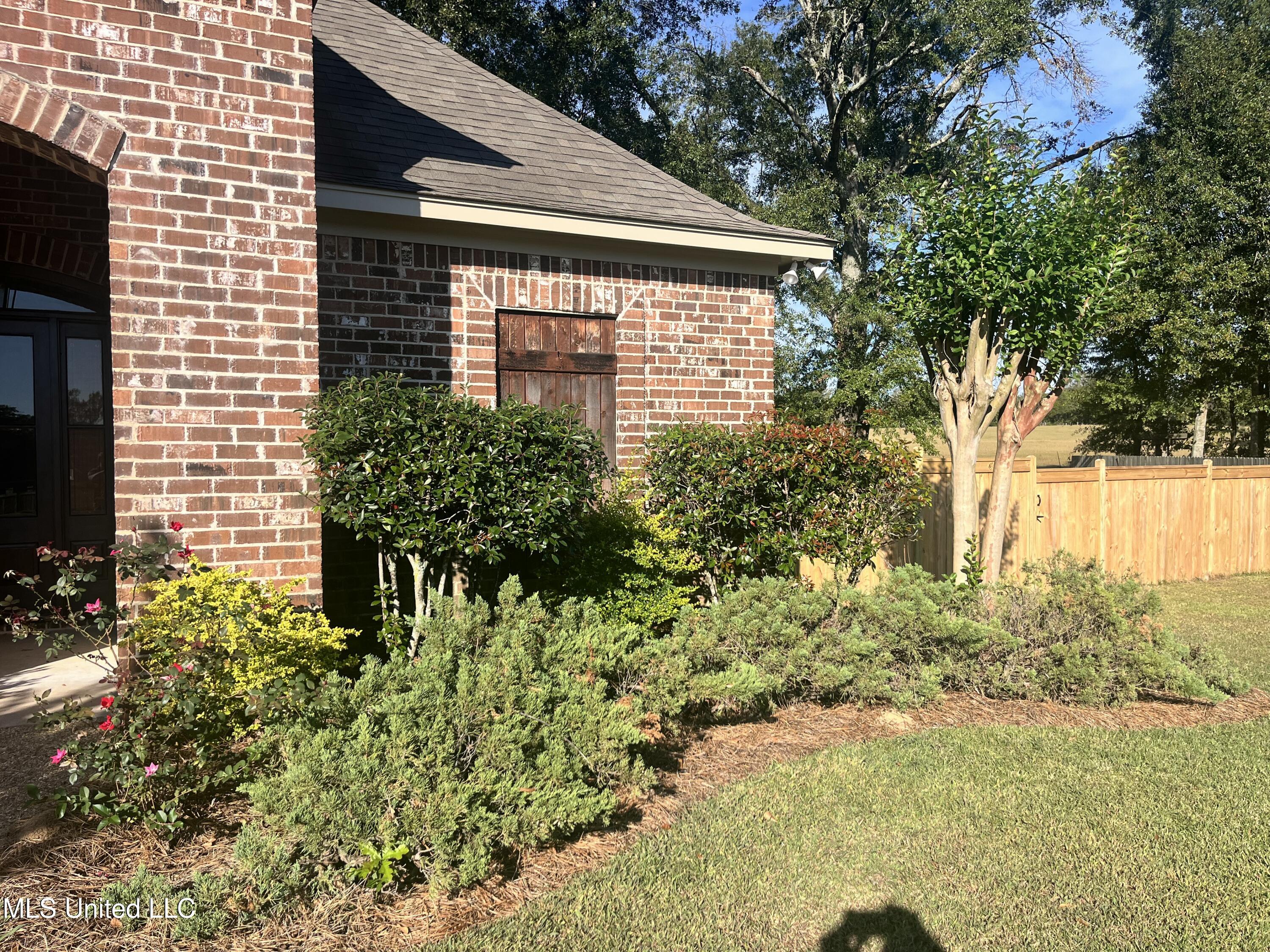 306 Cedar Stone Court Property Photo 5