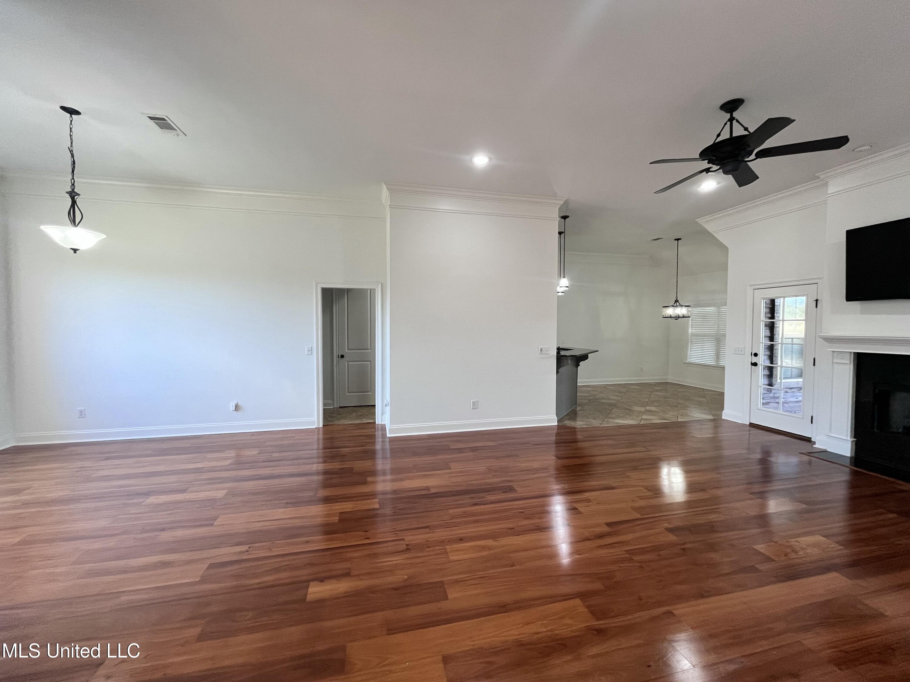 306 Cedar Stone Court Property Photo 9