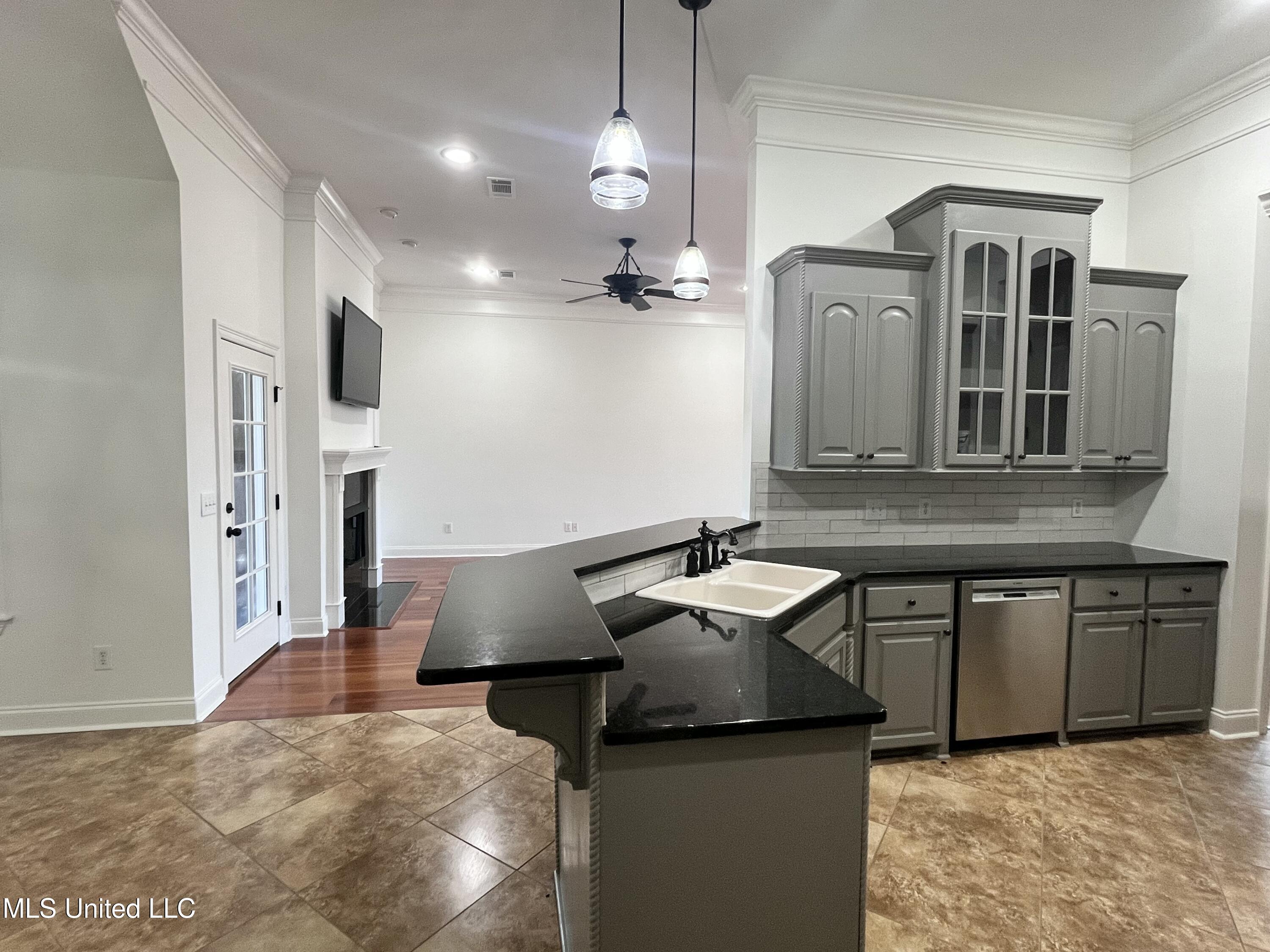 306 Cedar Stone Court Property Photo 17