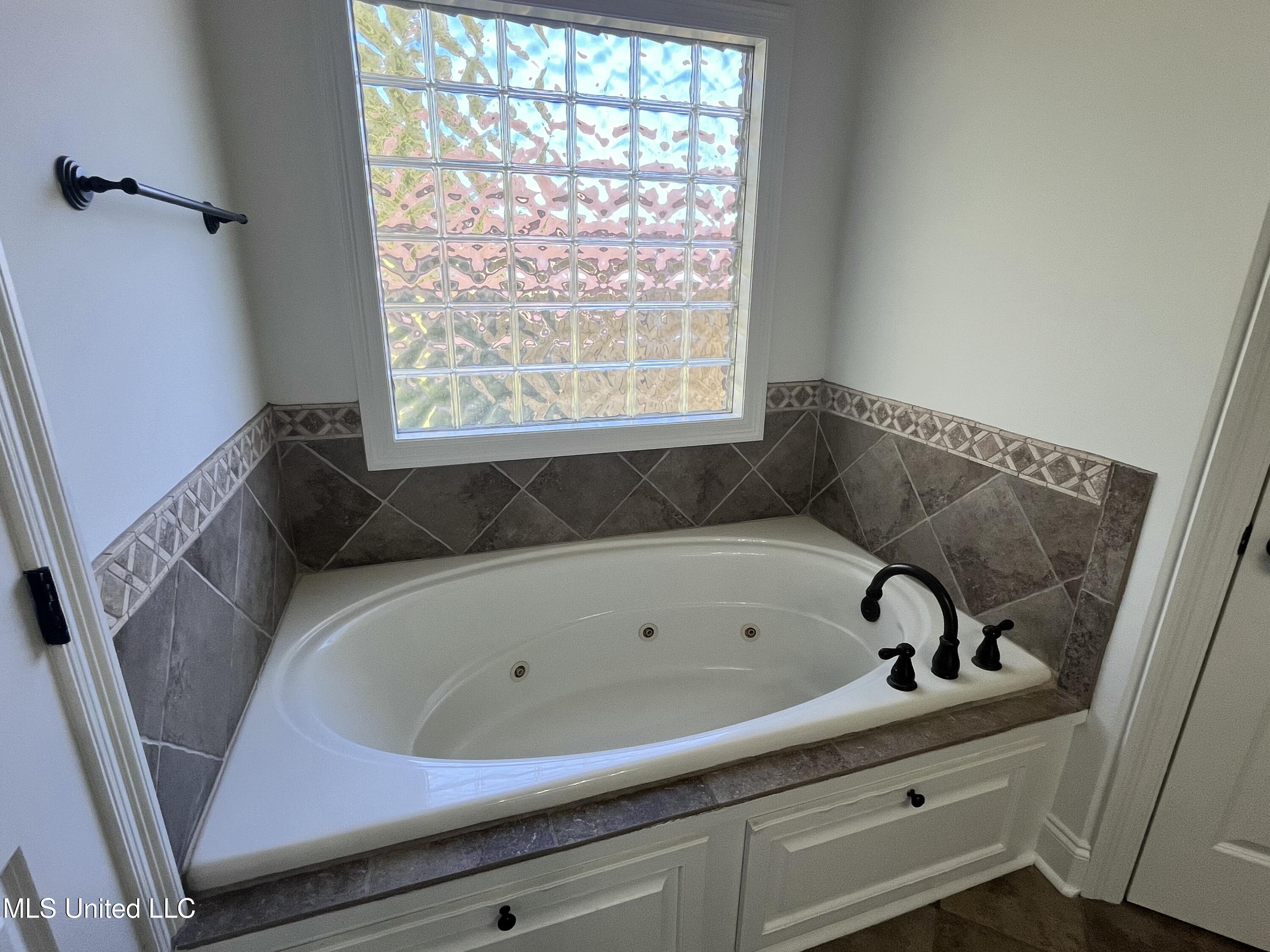 306 Cedar Stone Court Property Photo 24