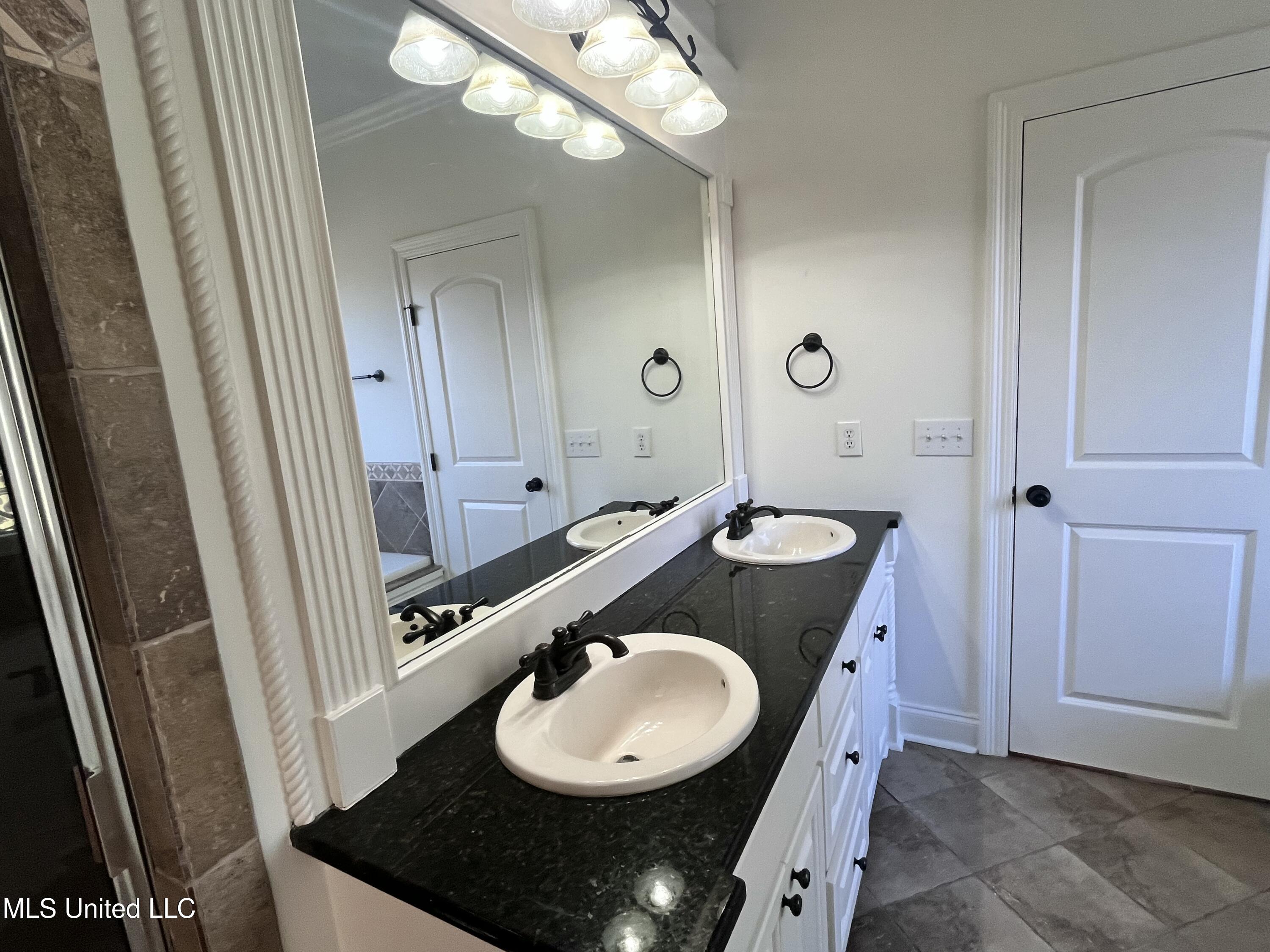 306 Cedar Stone Court Property Photo 31