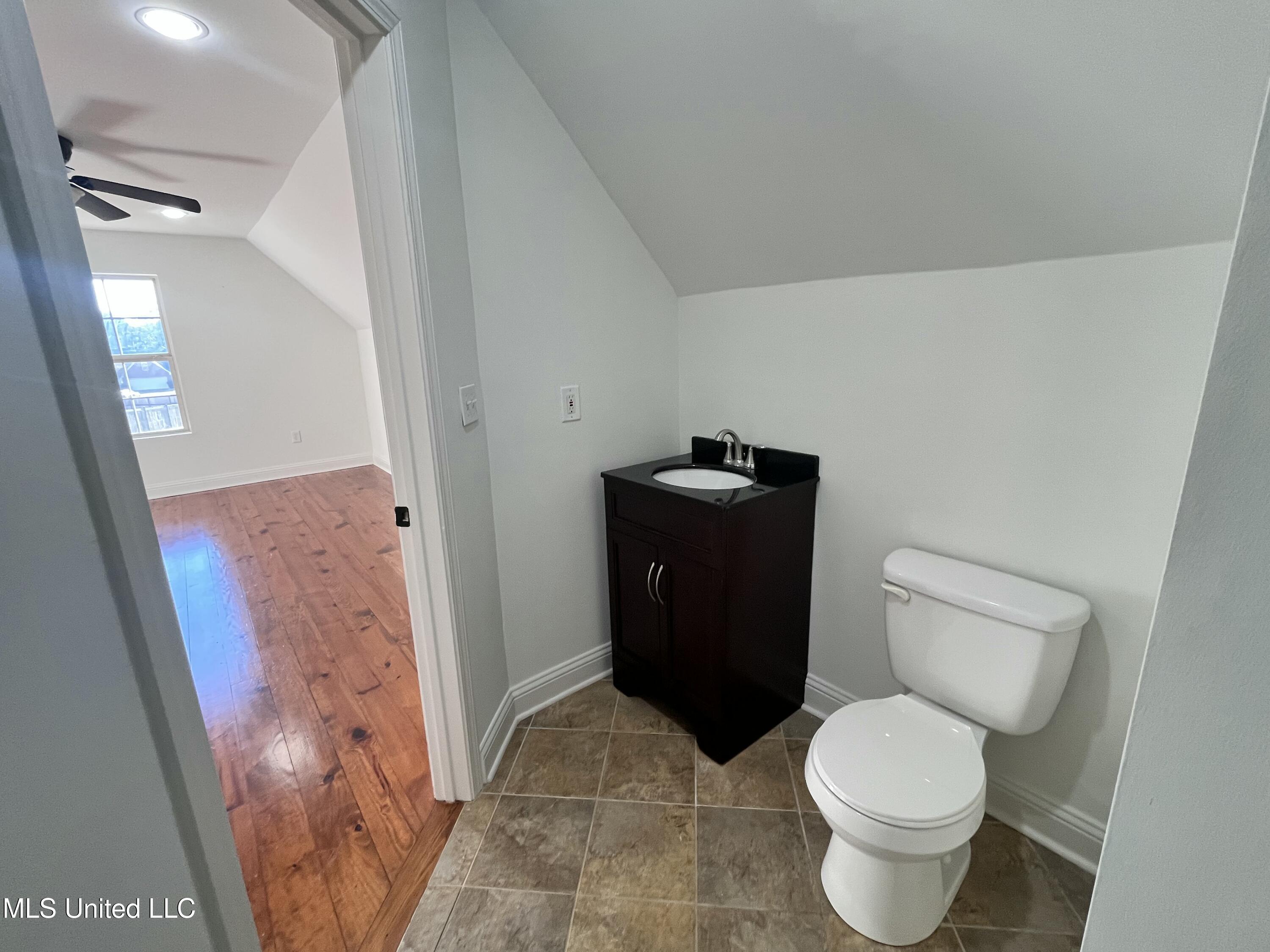 306 Cedar Stone Court Property Photo 48