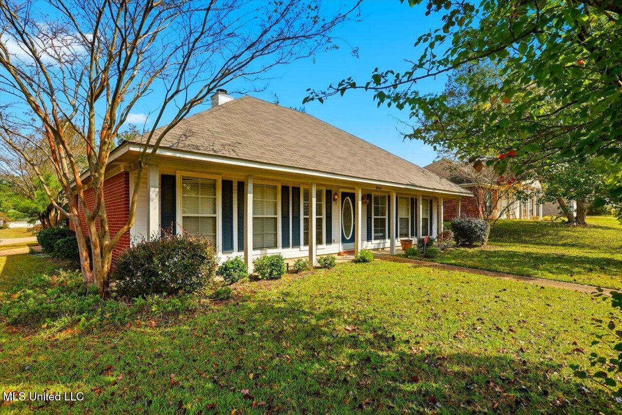 2046 S Cobblestone Cove Property Photo 2