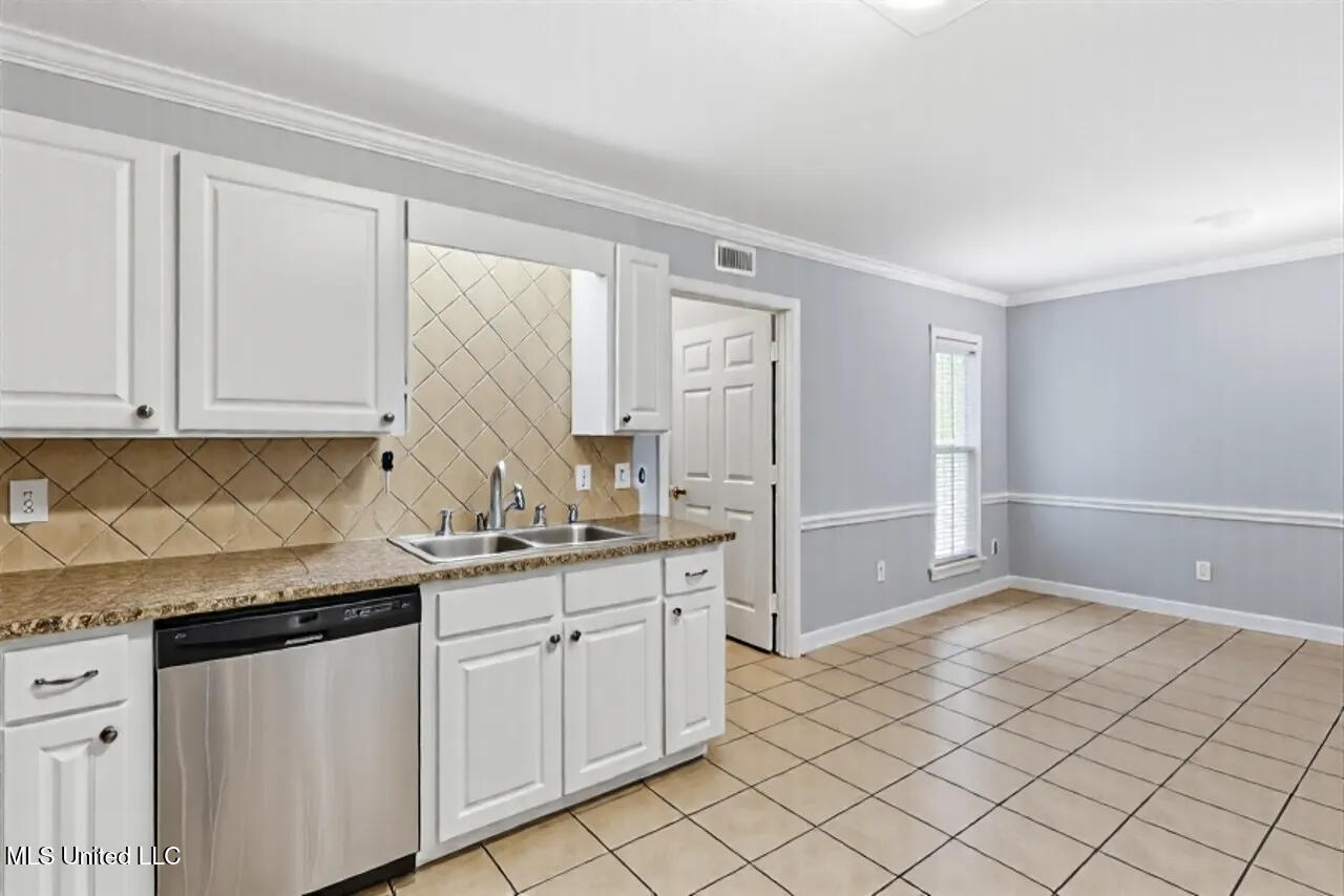 2046 S Cobblestone Cove Property Photo 8