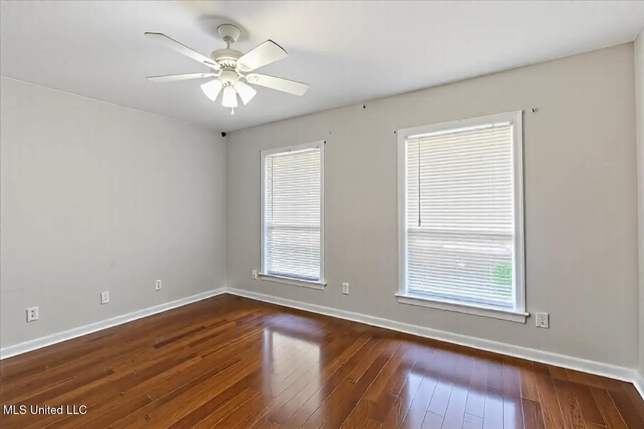 2046 S Cobblestone Cove Property Photo 16
