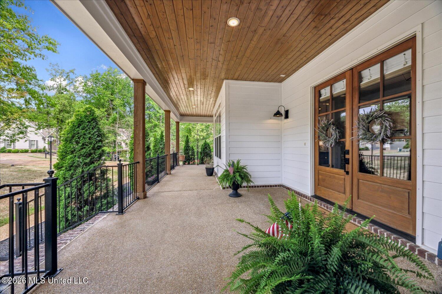 6264 Valley Oaks Drive Property Photo 5
