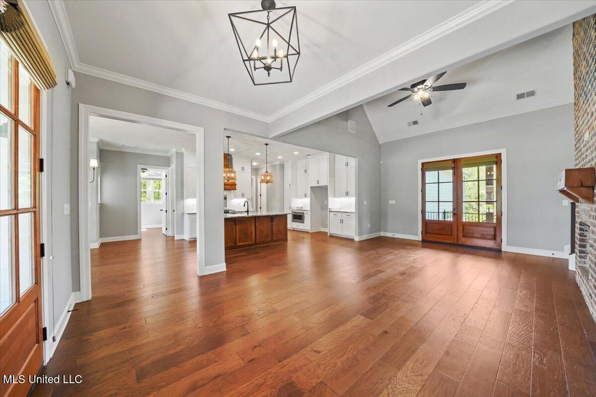 6264 Valley Oaks Drive Property Photo 8