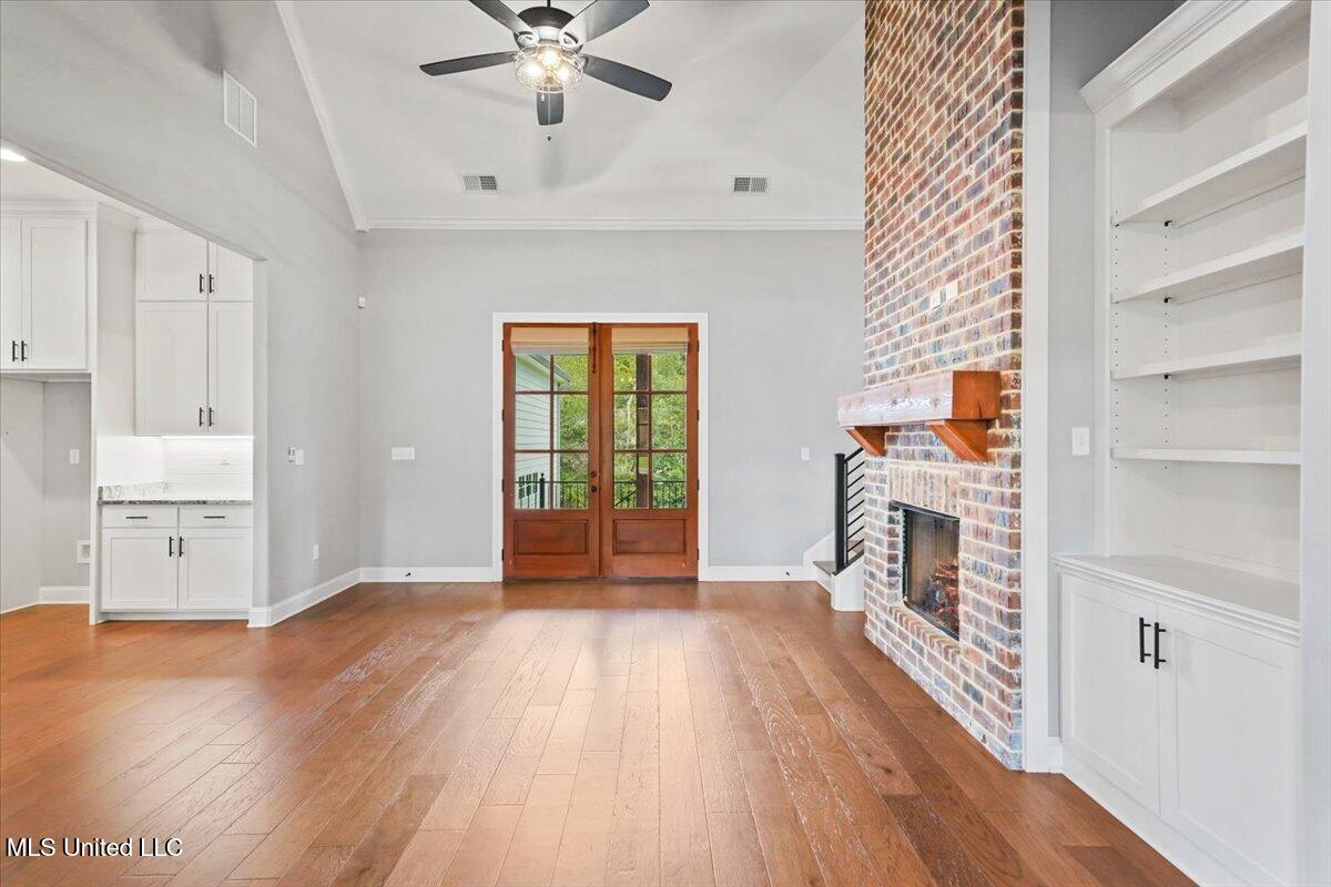 6264 Valley Oaks Drive Property Photo 9
