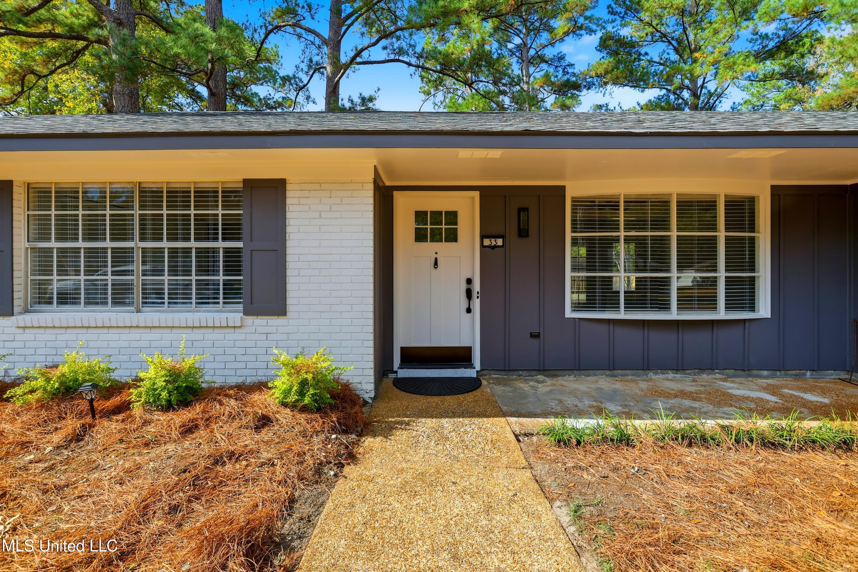 33 Pebble Hill Drive Property Photo 2