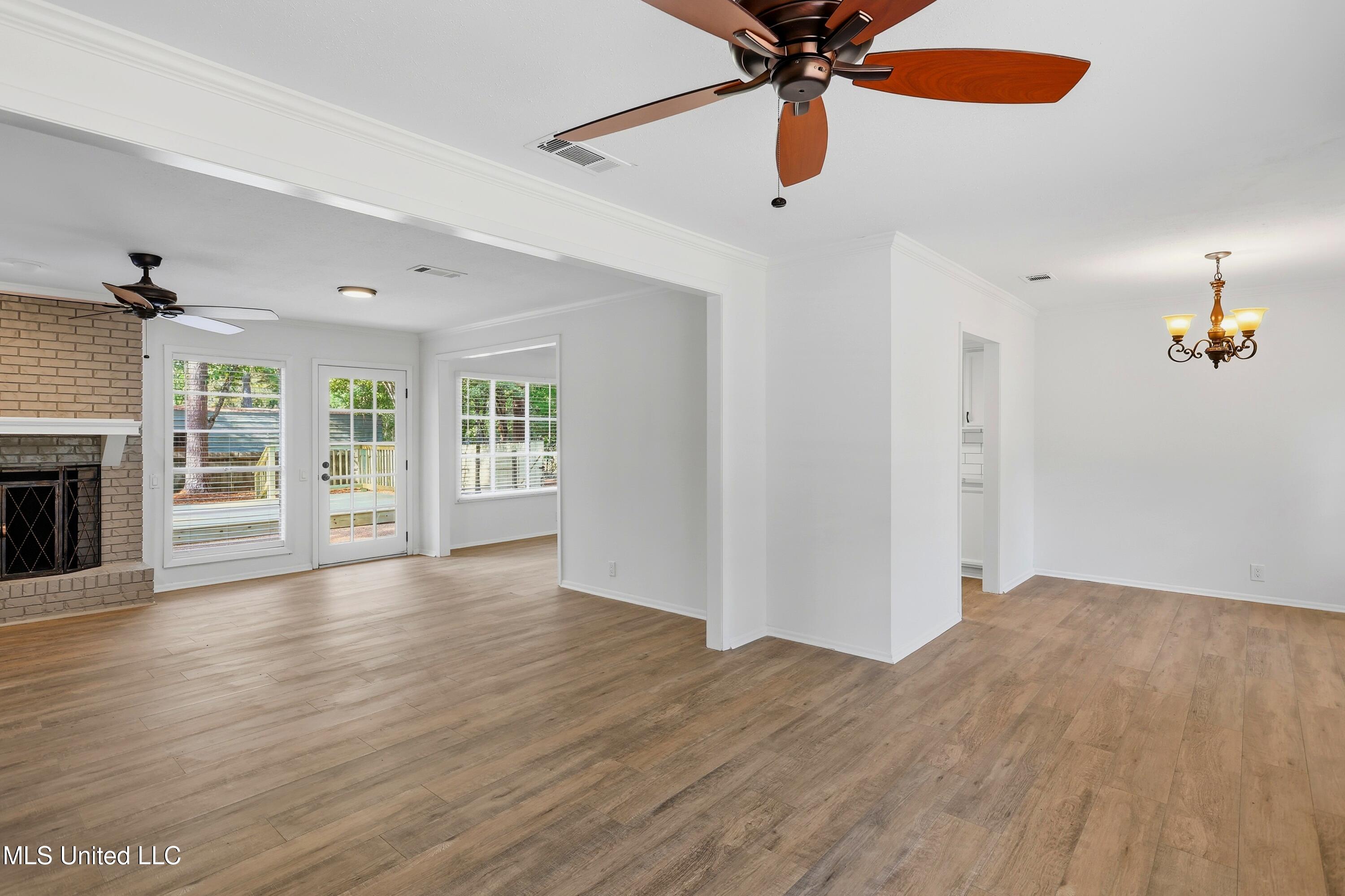 33 Pebble Hill Drive Property Photo 8