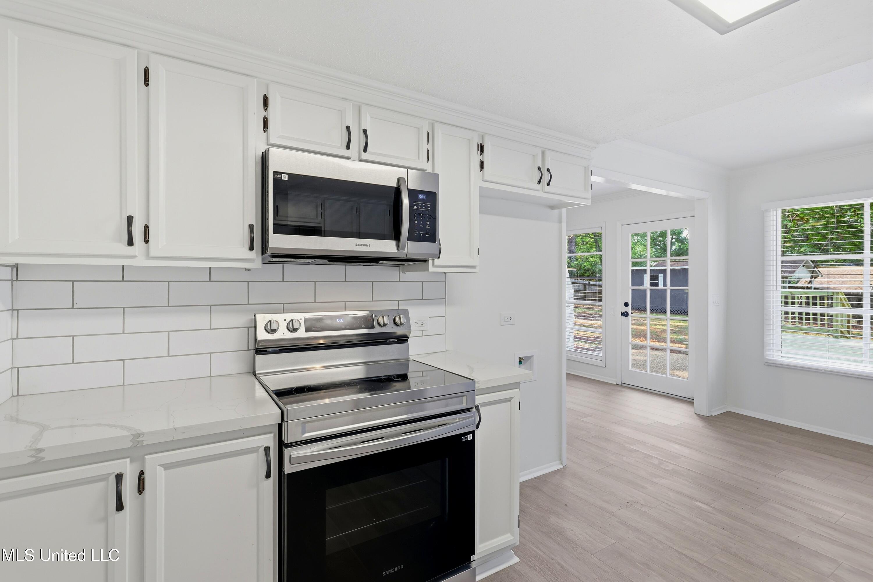 33 Pebble Hill Drive Property Photo 15