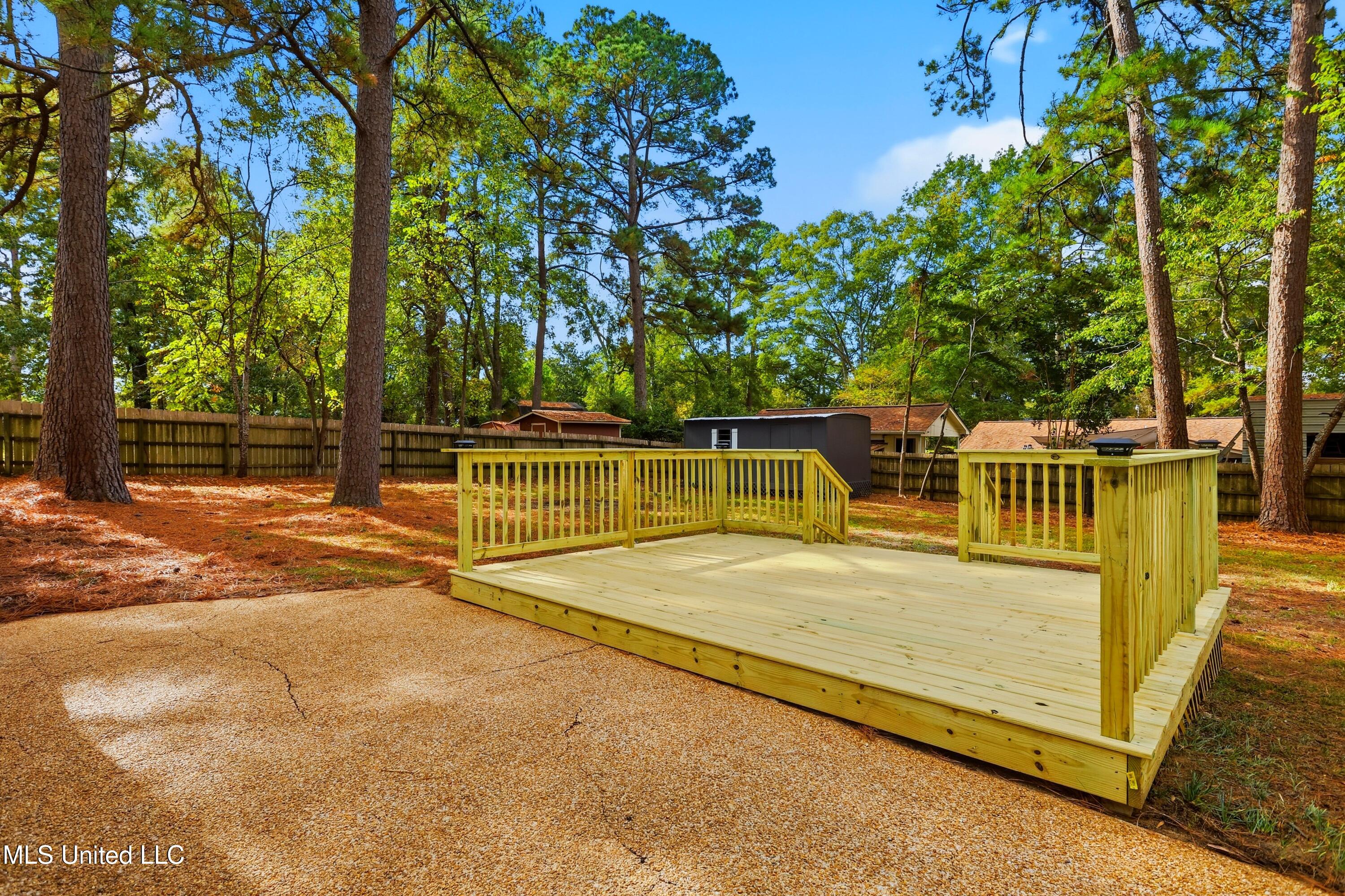 33 Pebble Hill Drive Property Photo 31