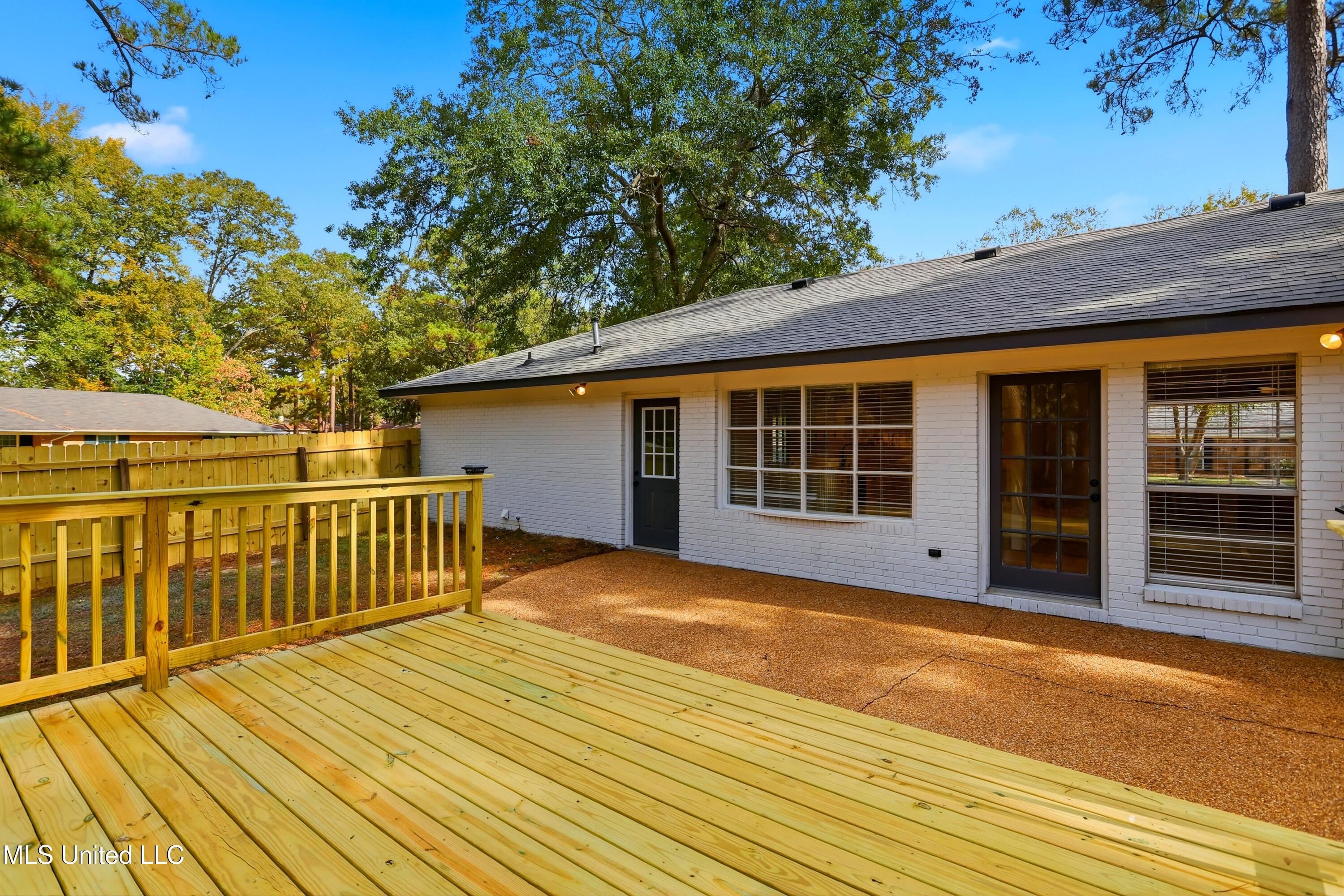 33 Pebble Hill Drive Property Photo 32