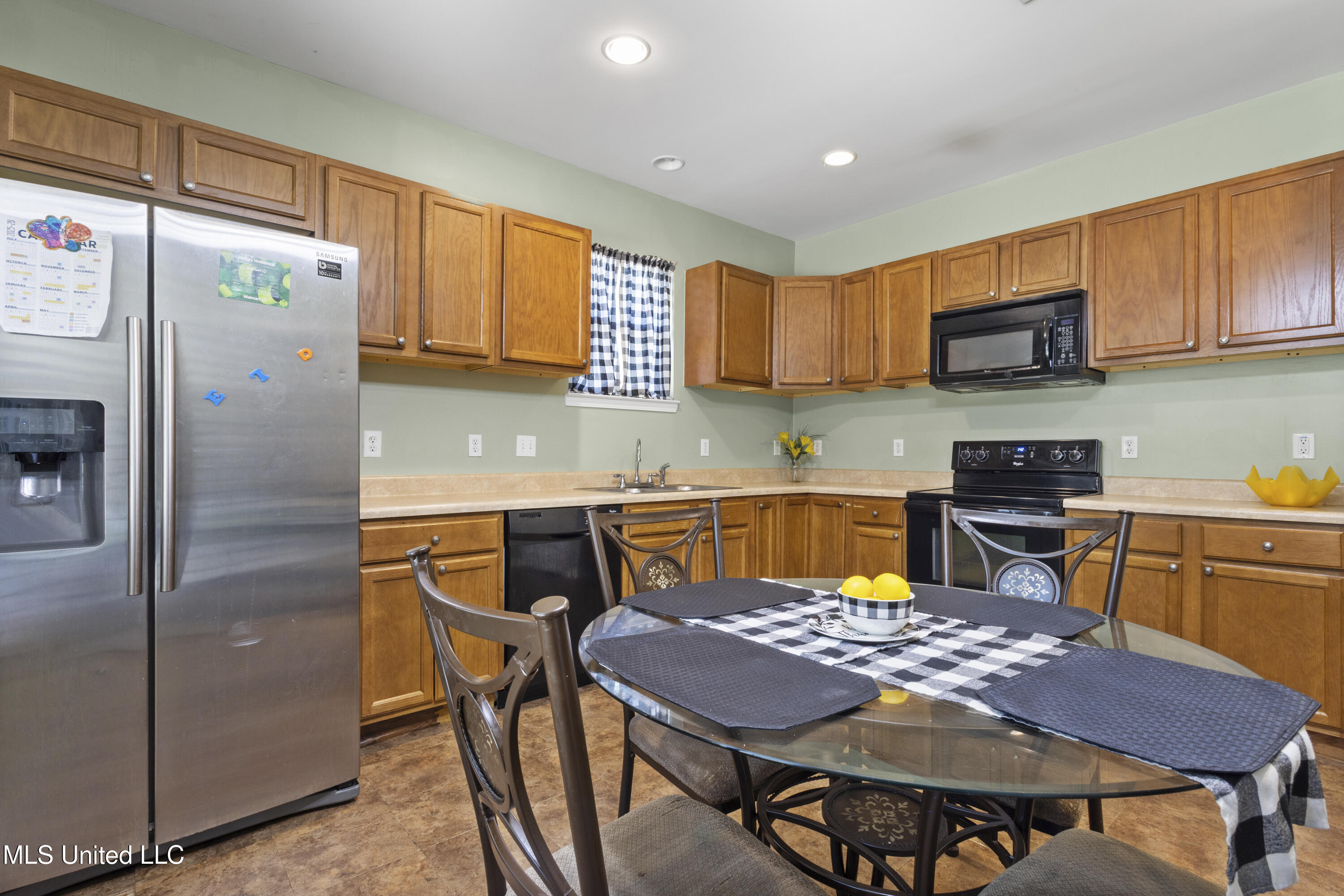 10350 Goodman Road Property Photo 11