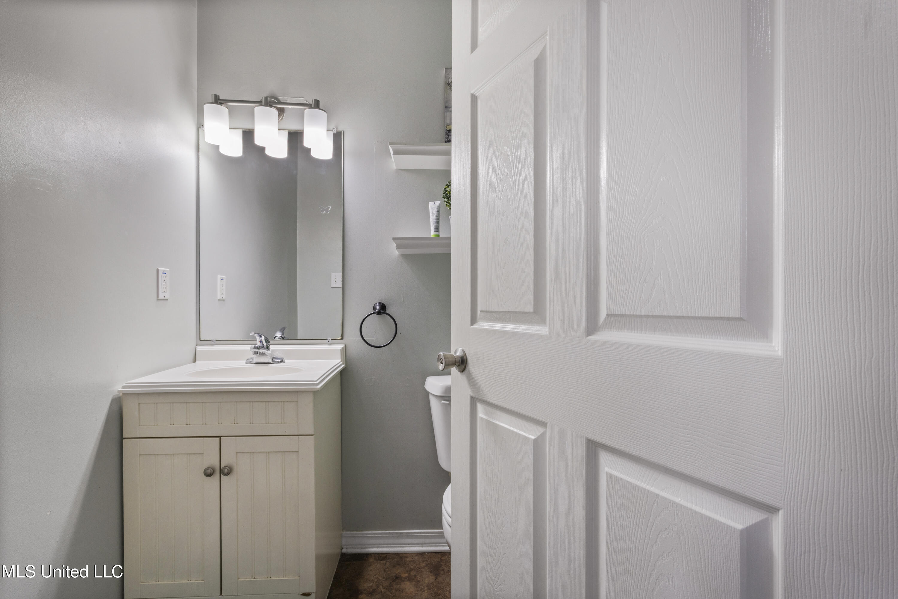 10350 Goodman Road Property Photo 18