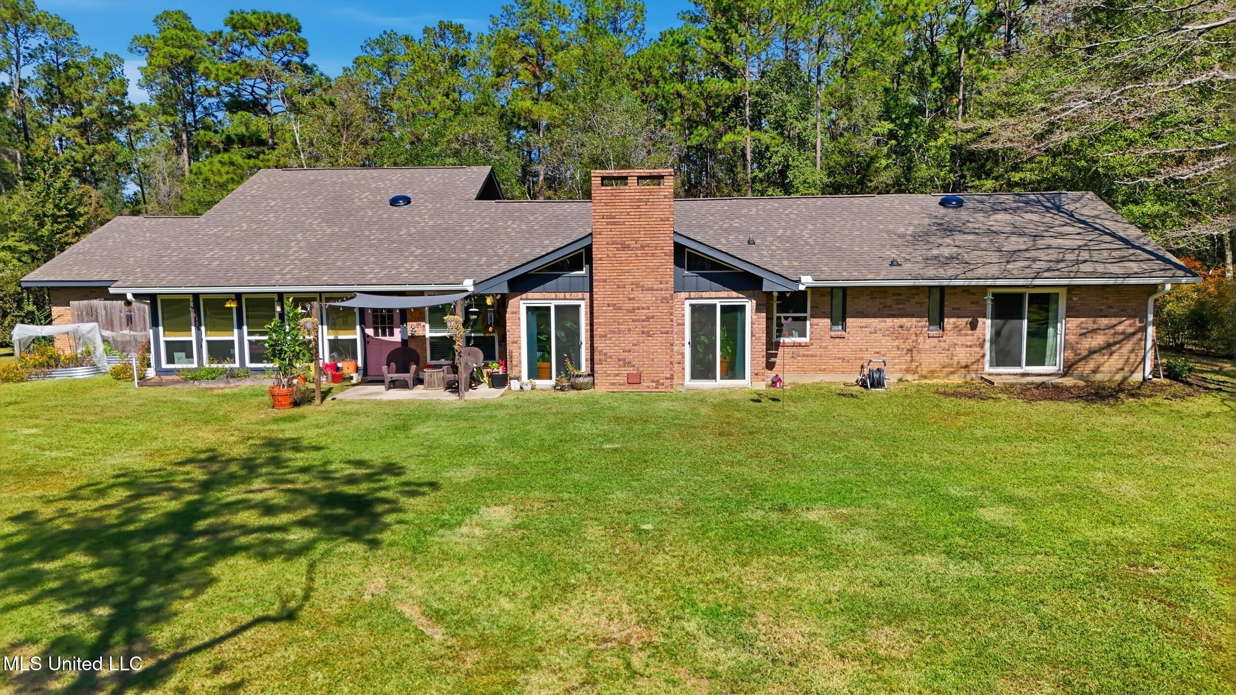 192 Sycamore Road Property Photo 3