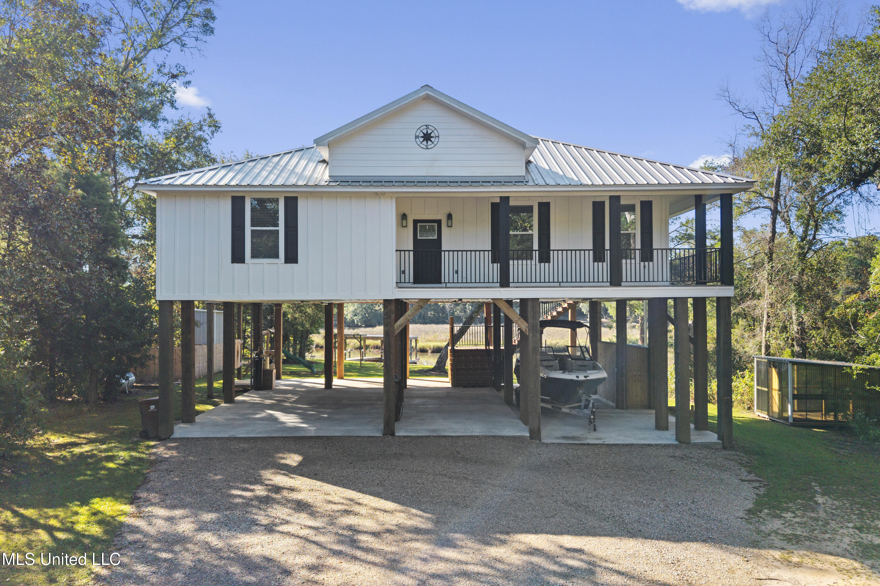 7435 E Oaklawn Road Property Photo 3