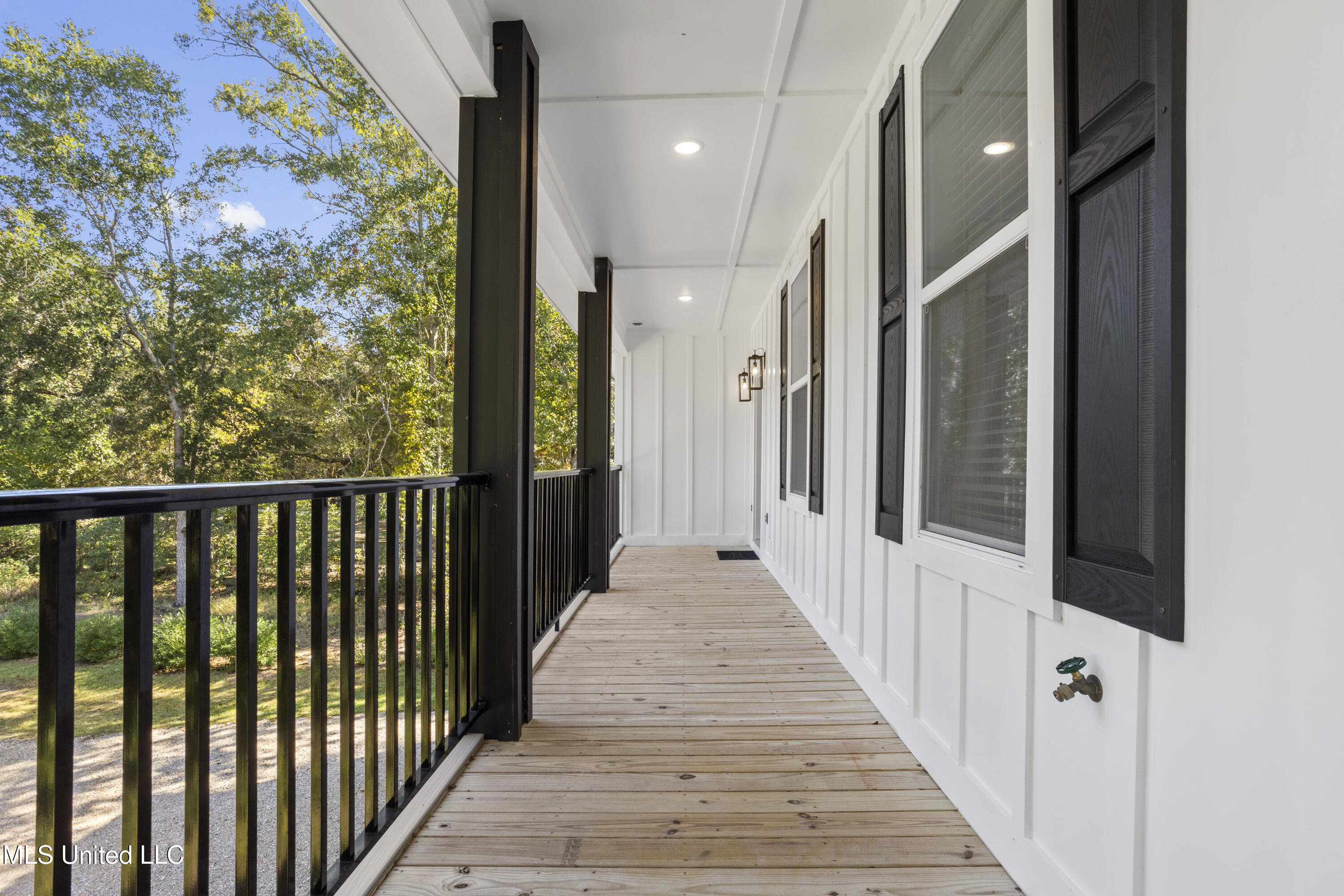 7435 E Oaklawn Road Property Photo 9