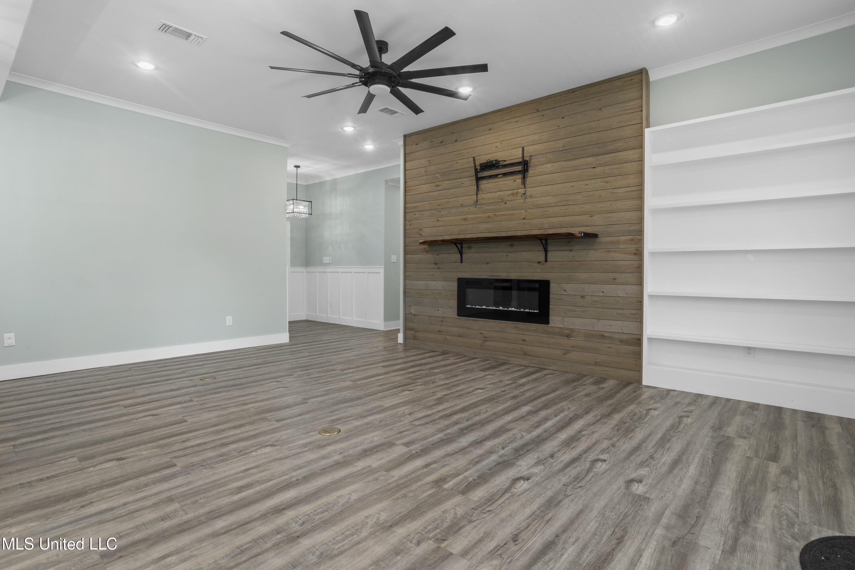 7435 E Oaklawn Road Property Photo 12