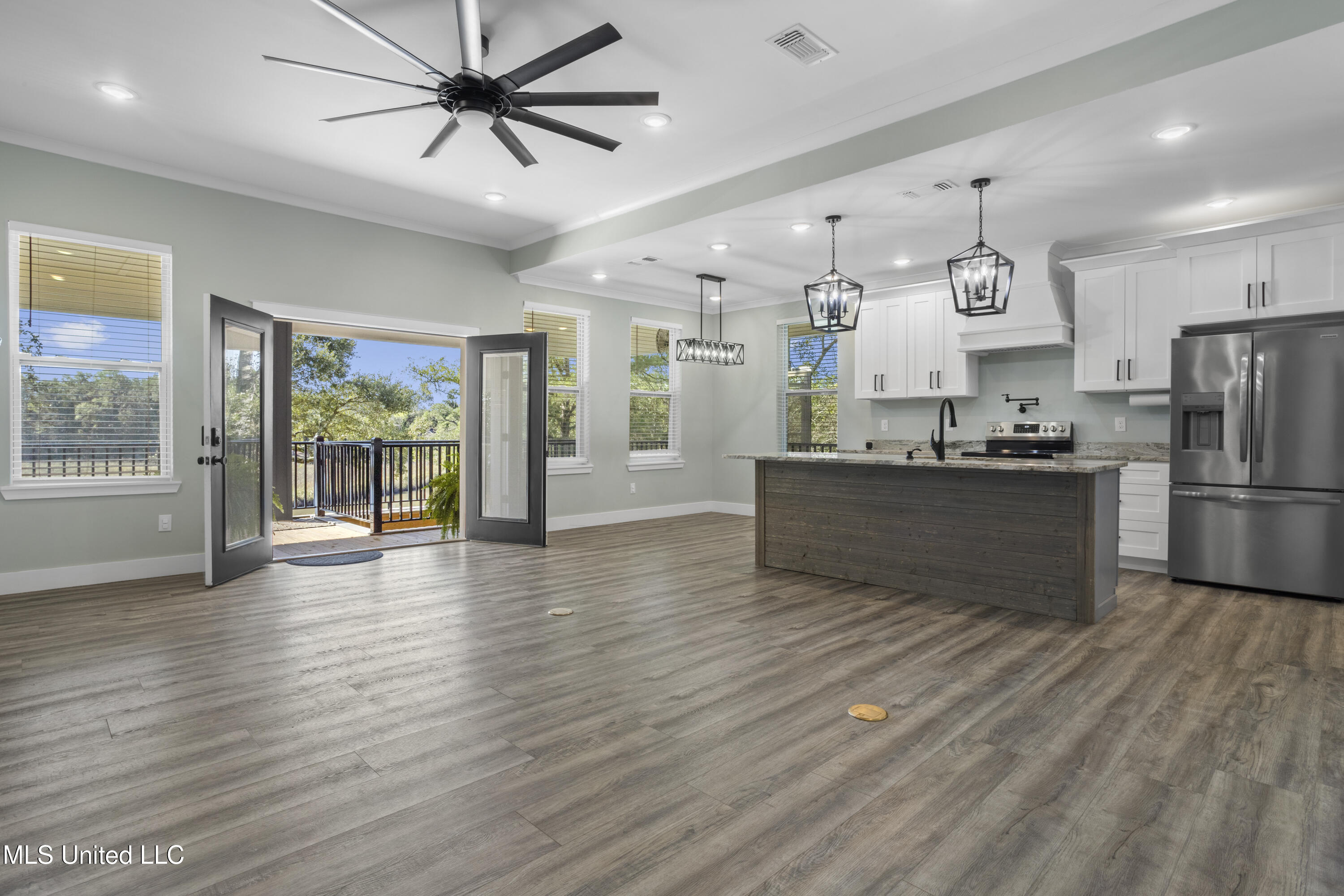 7435 E Oaklawn Road Property Photo 14