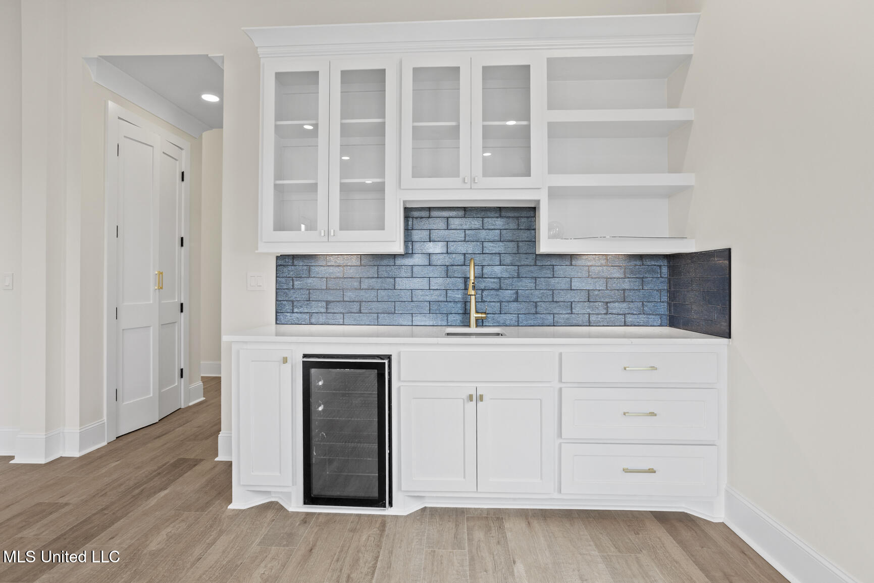 102 Venice Circle Property Photo 15