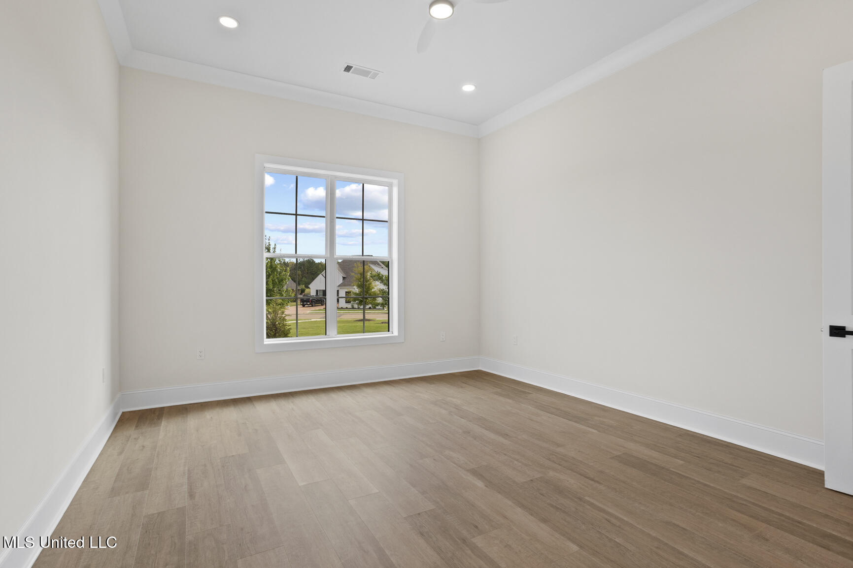 102 Venice Circle Property Photo 22