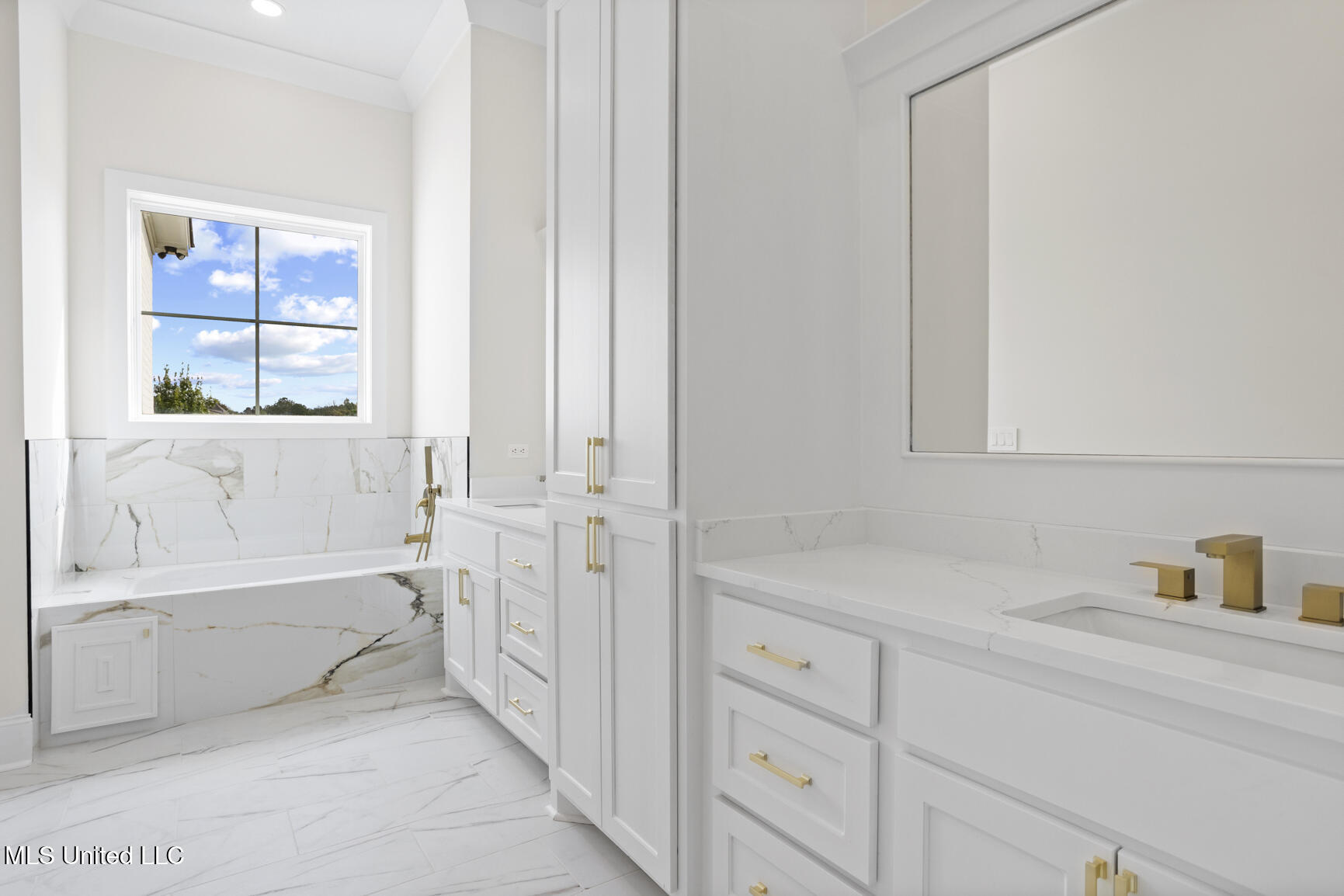 102 Venice Circle Property Photo 24