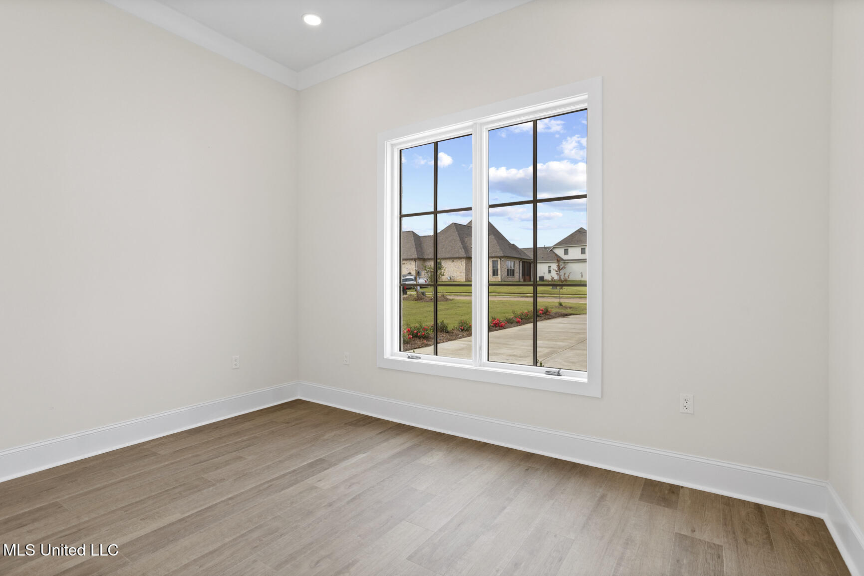 102 Venice Circle Property Photo 28