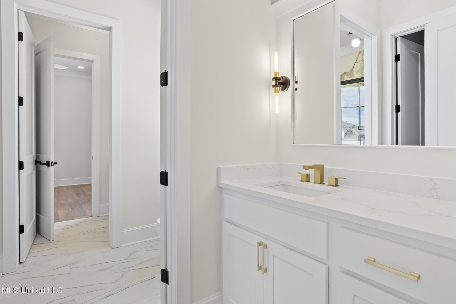 102 Venice Circle Property Photo 37