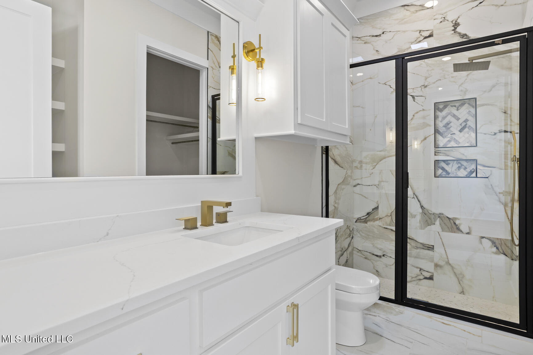 102 Venice Circle Property Photo 40