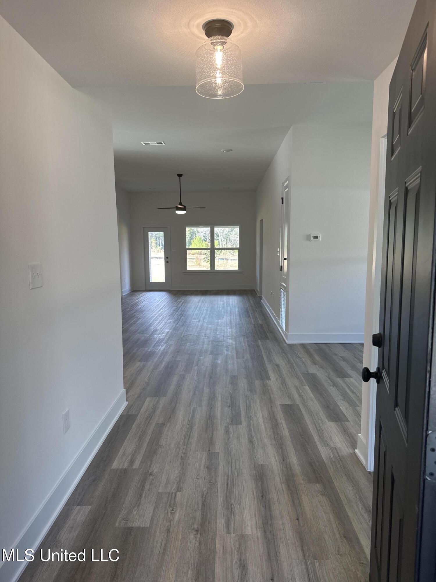 14946 Fritz Circle Property Photo 5