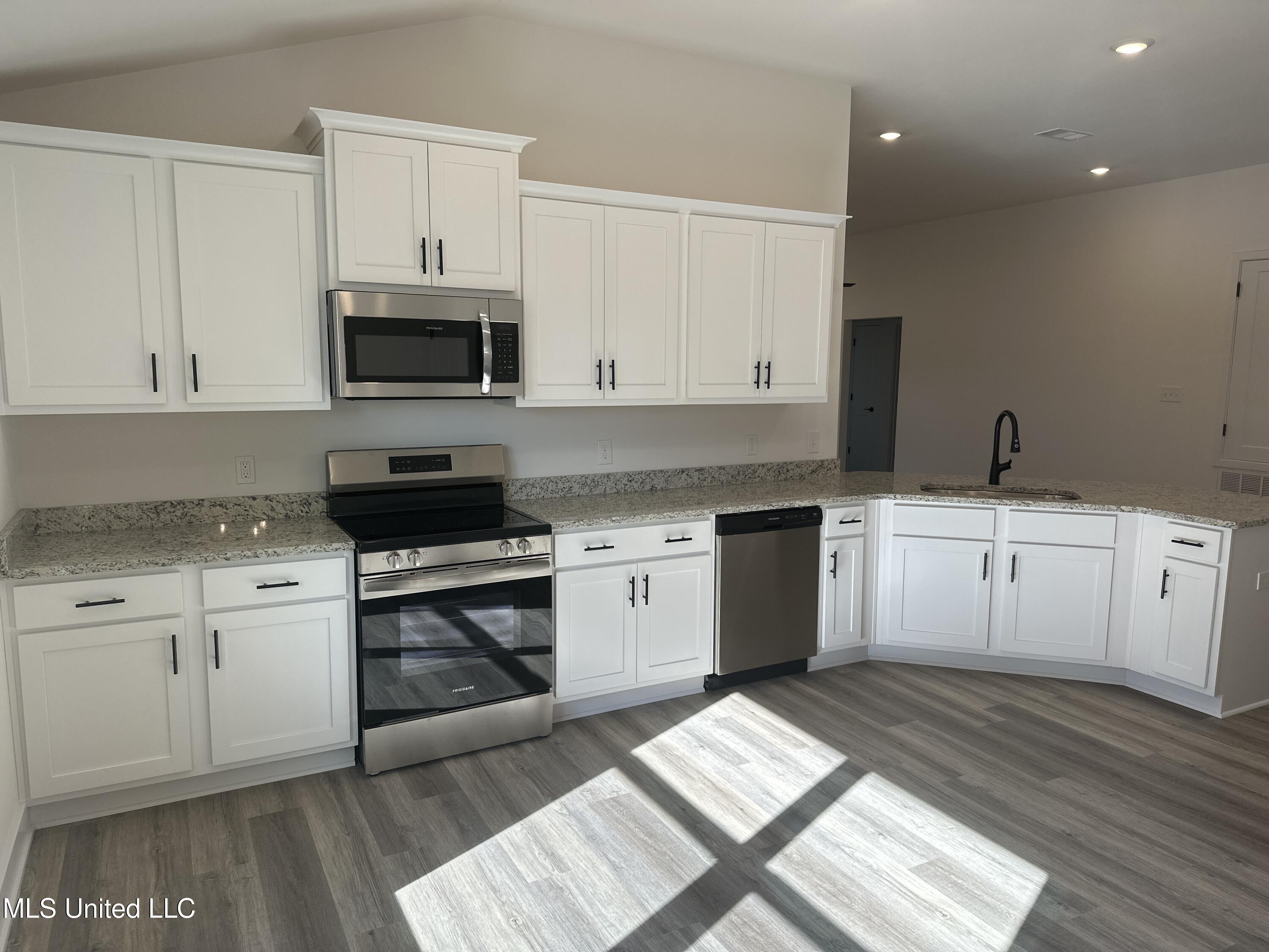 14946 Fritz Circle Property Photo 15