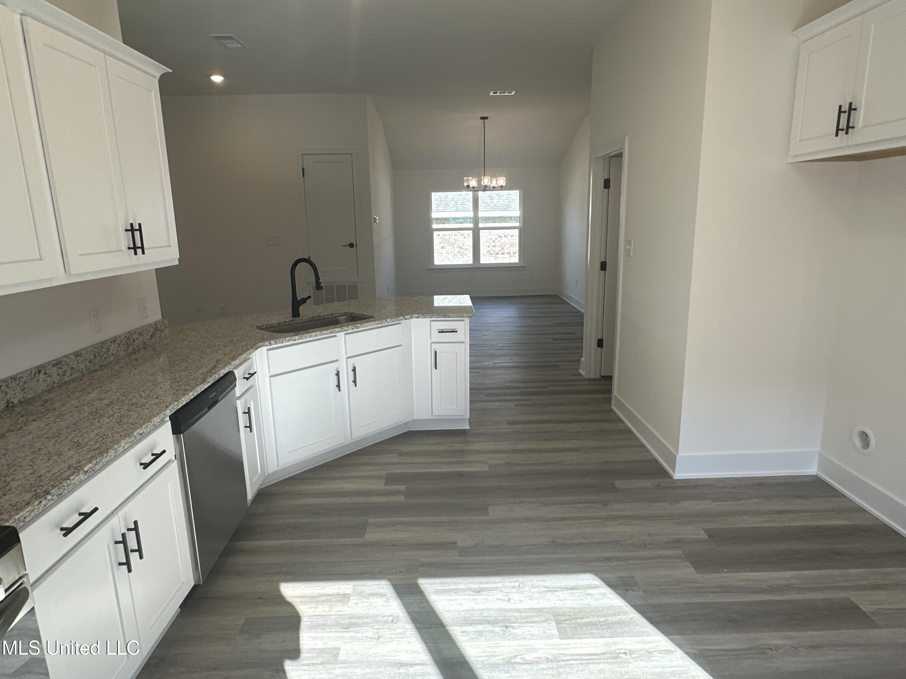 14946 Fritz Circle Property Photo 16