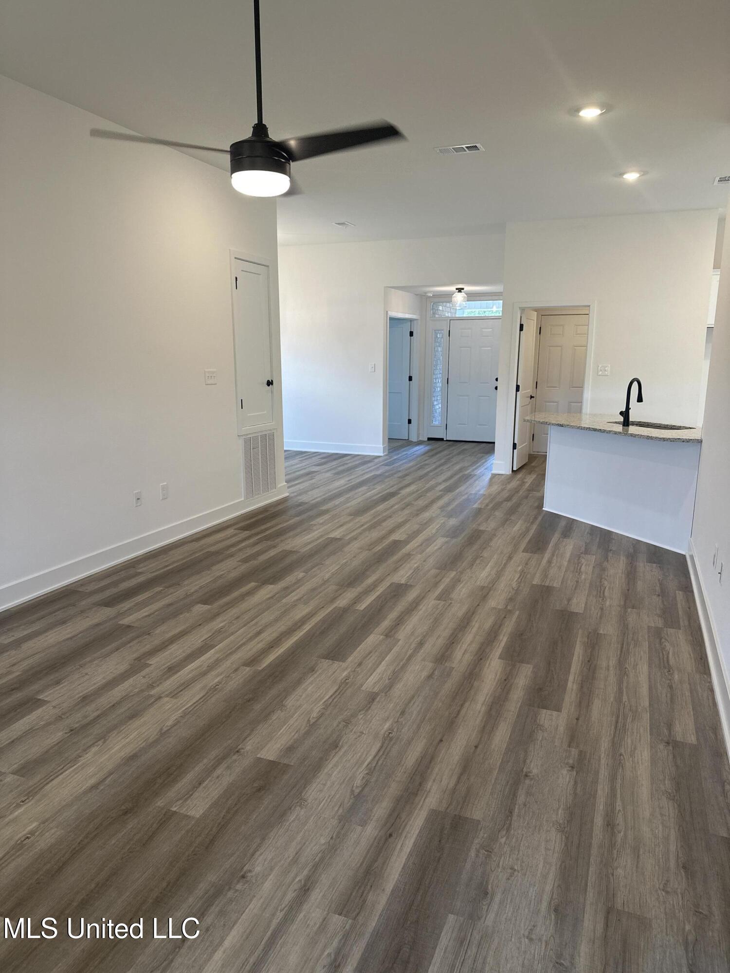 14946 Fritz Circle Property Photo 27