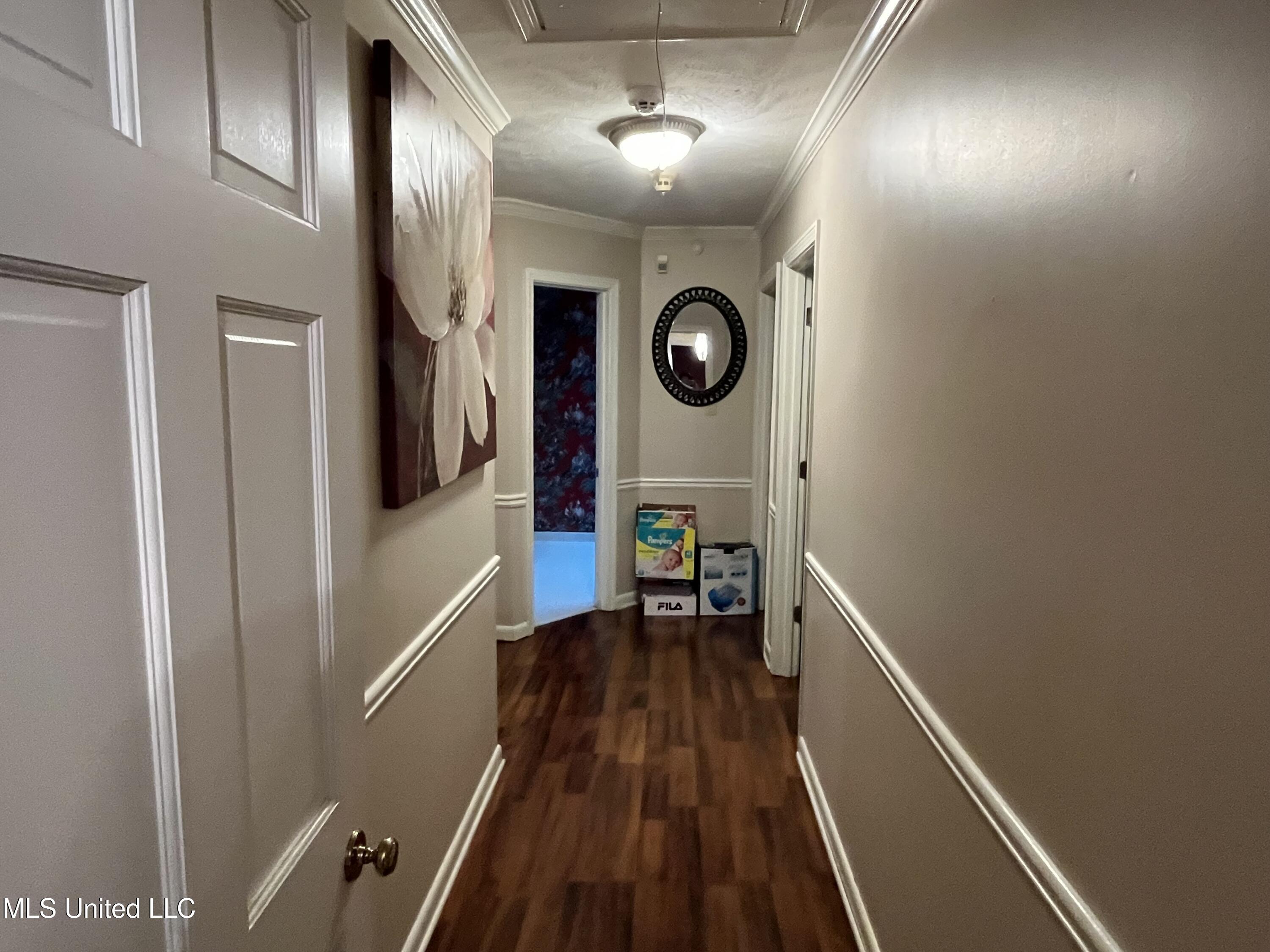 810 Colonial Circle Property Photo 18