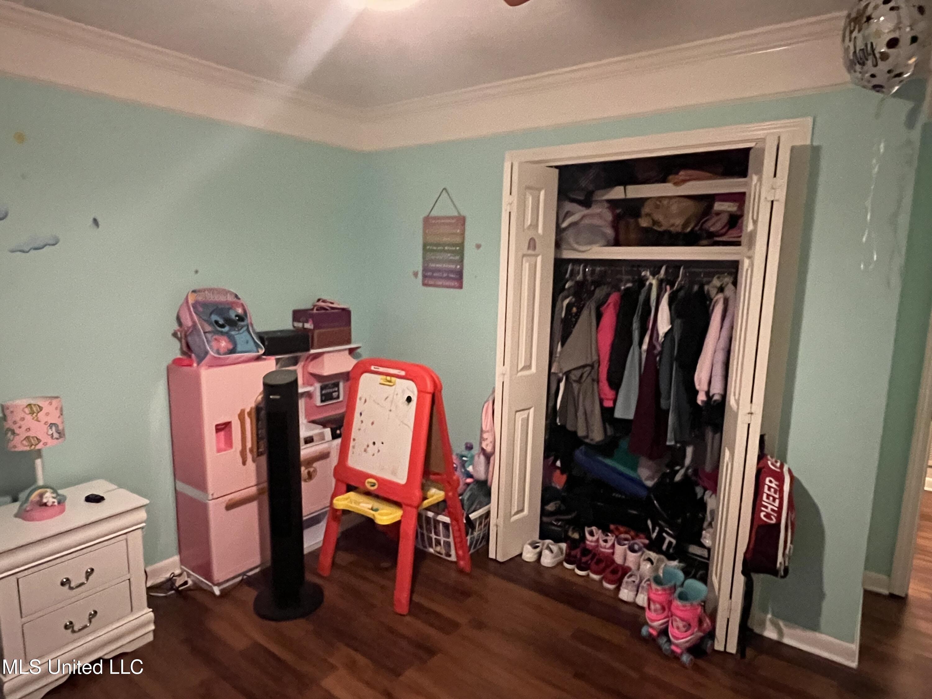 810 Colonial Circle Property Photo 20