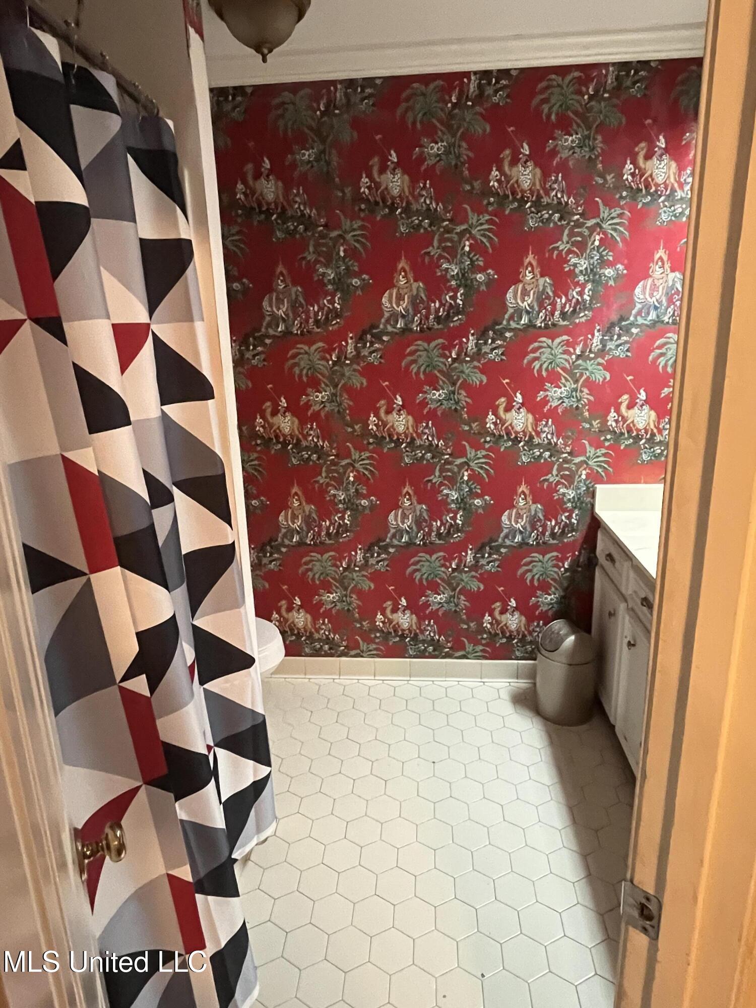 810 Colonial Circle Property Photo 23