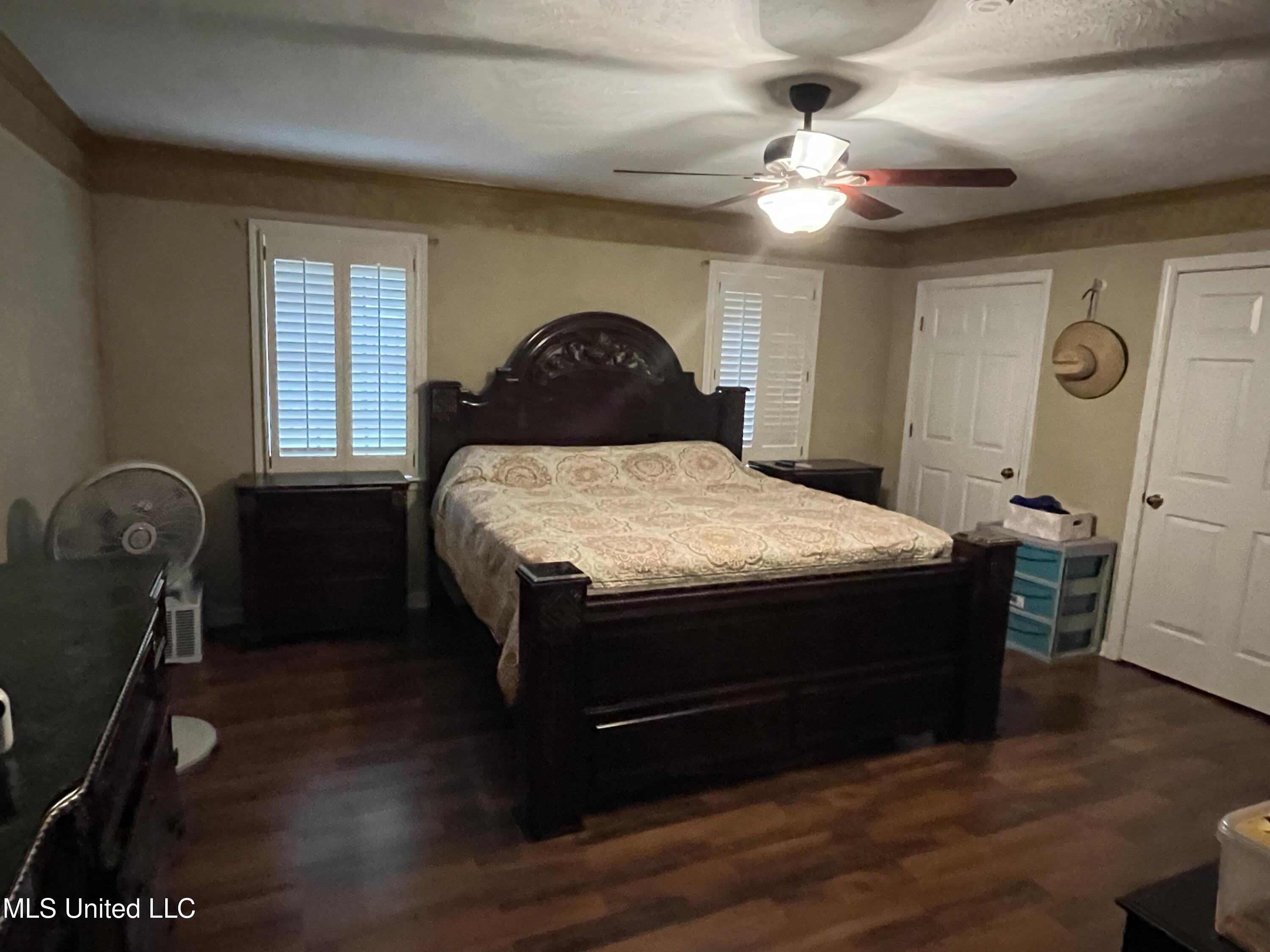 810 Colonial Circle Property Photo 25