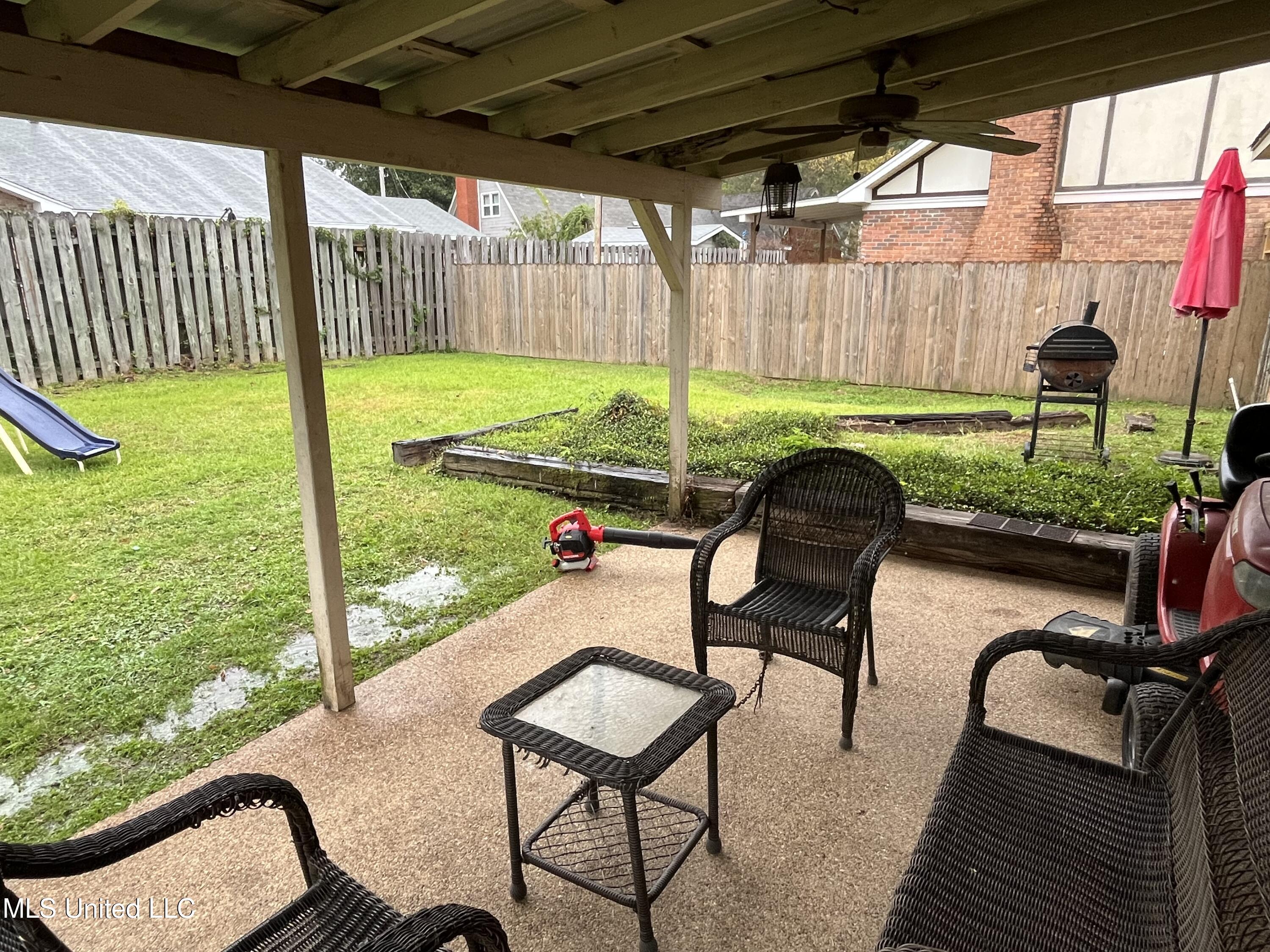 810 Colonial Circle Property Photo 31