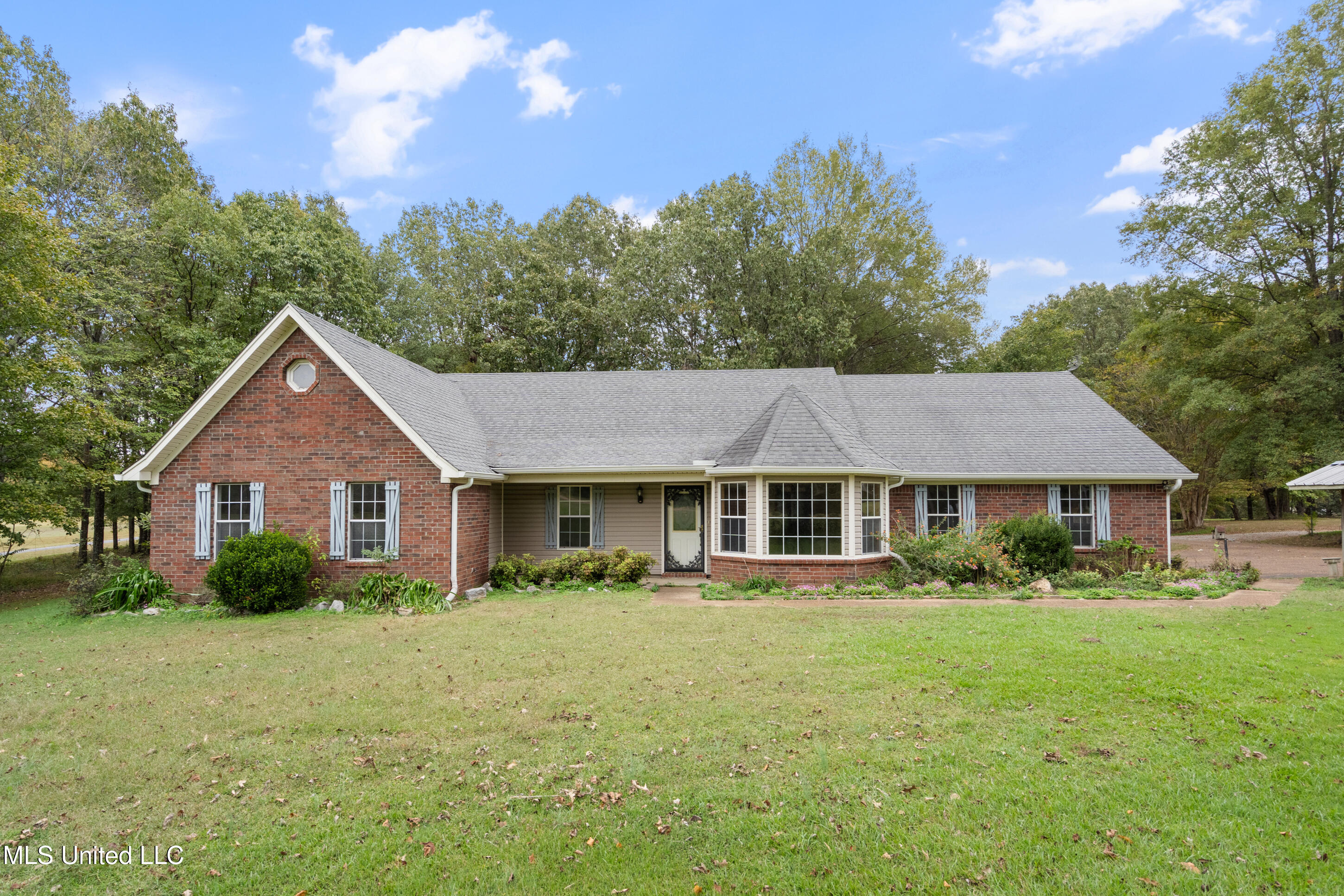 1250 Robertson Road Property Photo 2