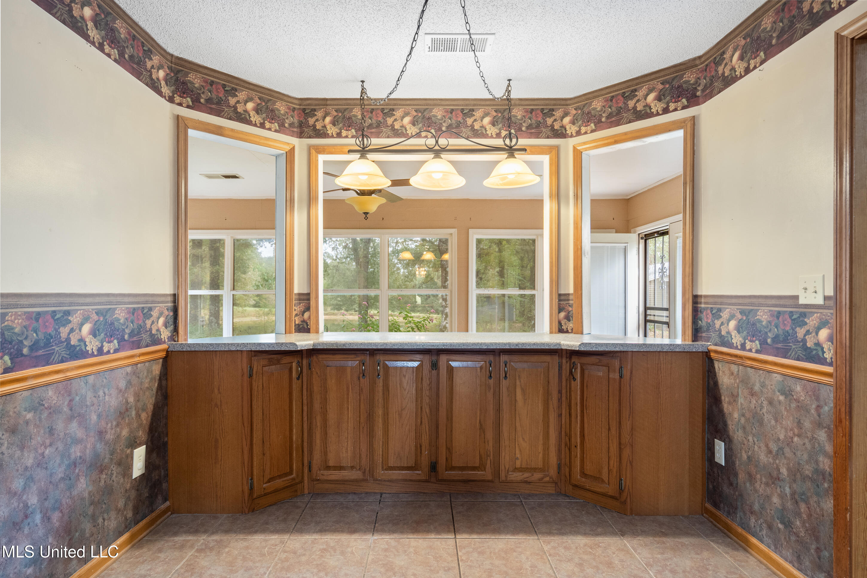 1250 Robertson Road Property Photo 9