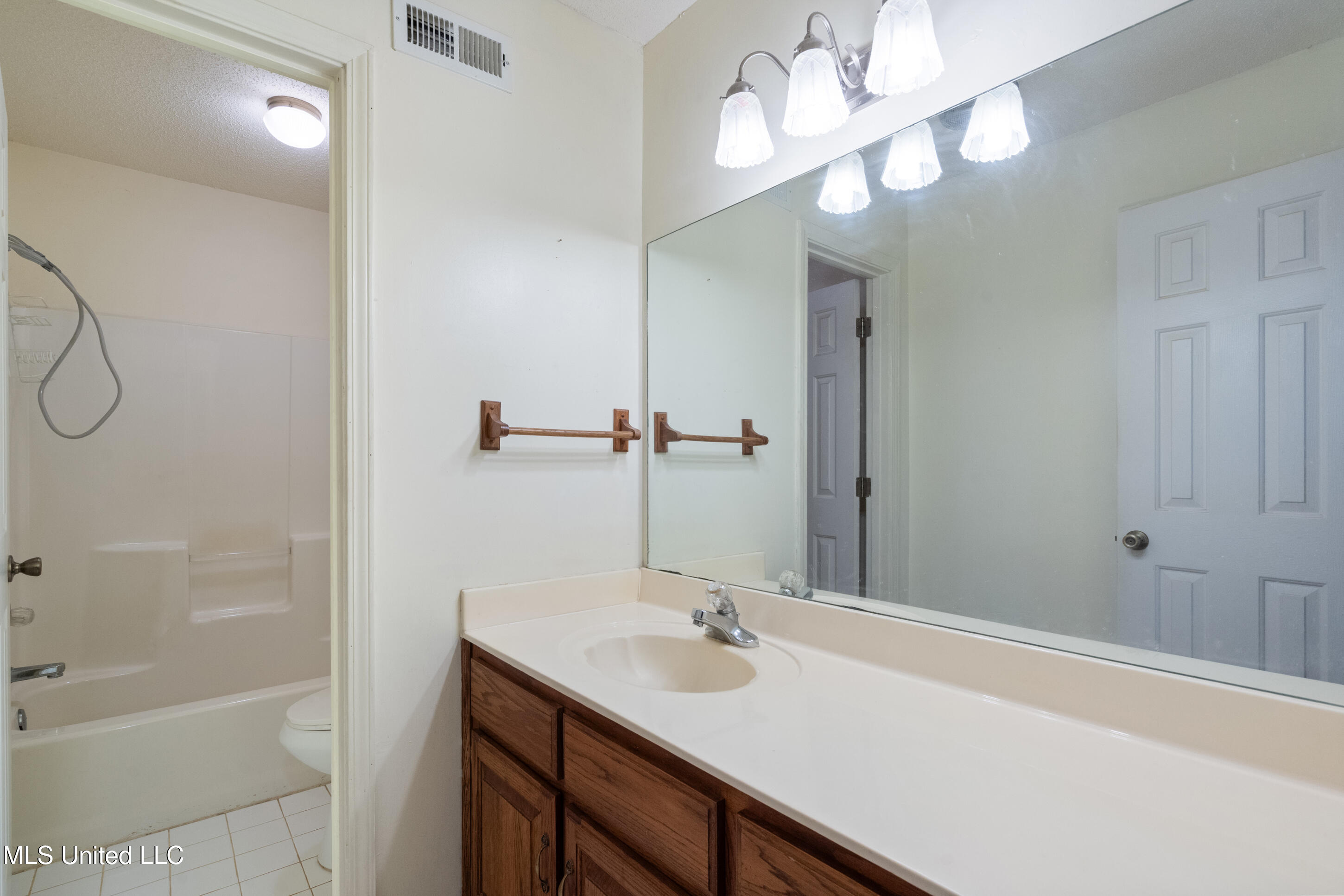 1250 Robertson Road Property Photo 18