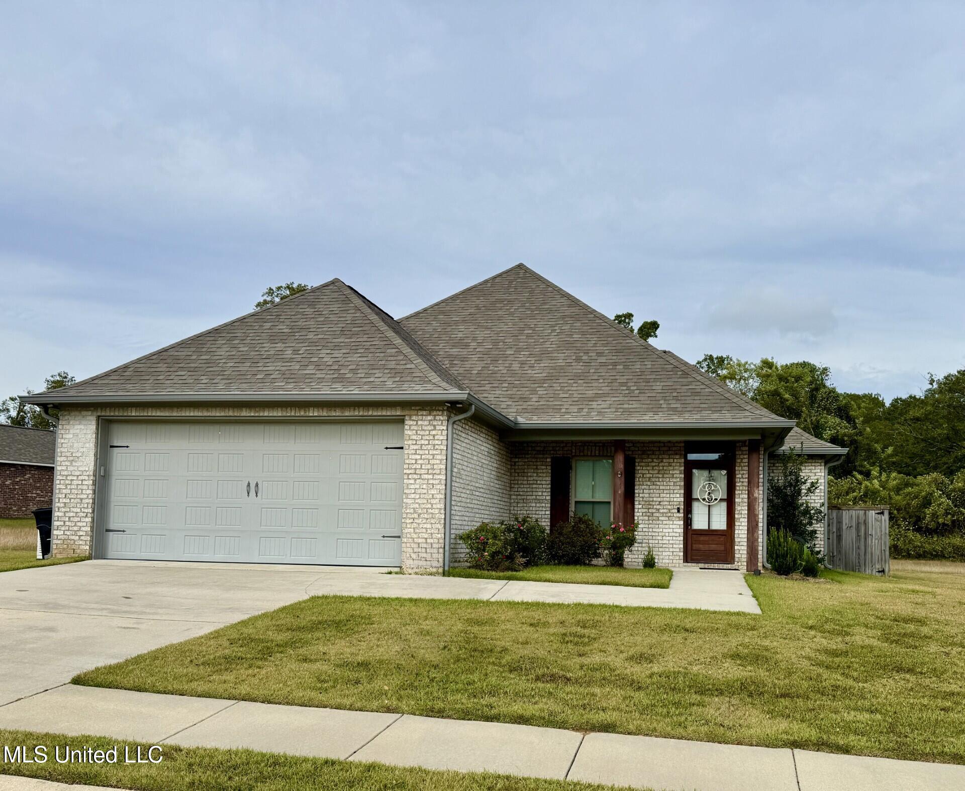 32 Hedges Plantation Place Property Photo 2