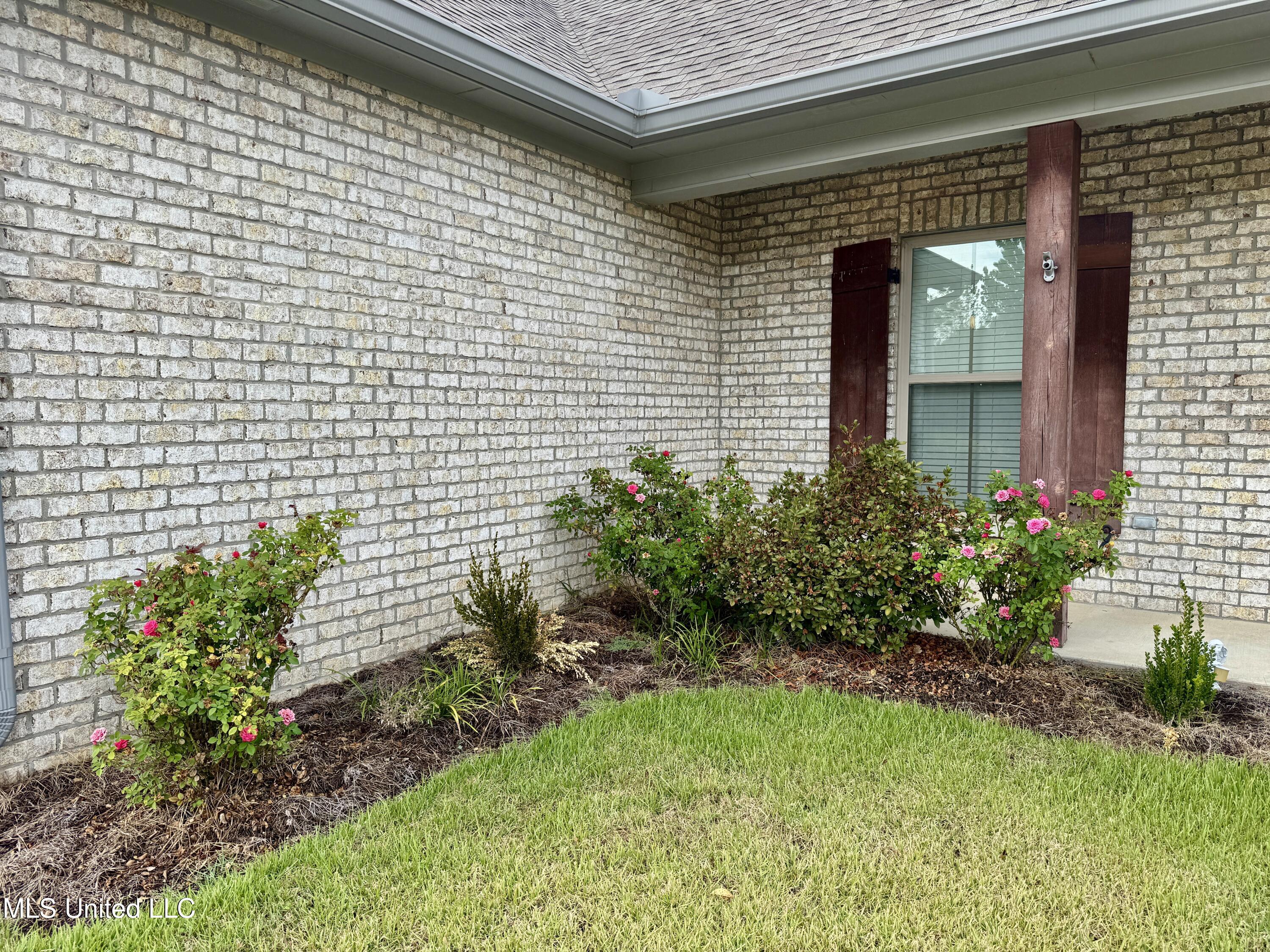 32 Hedges Plantation Place Property Photo 3