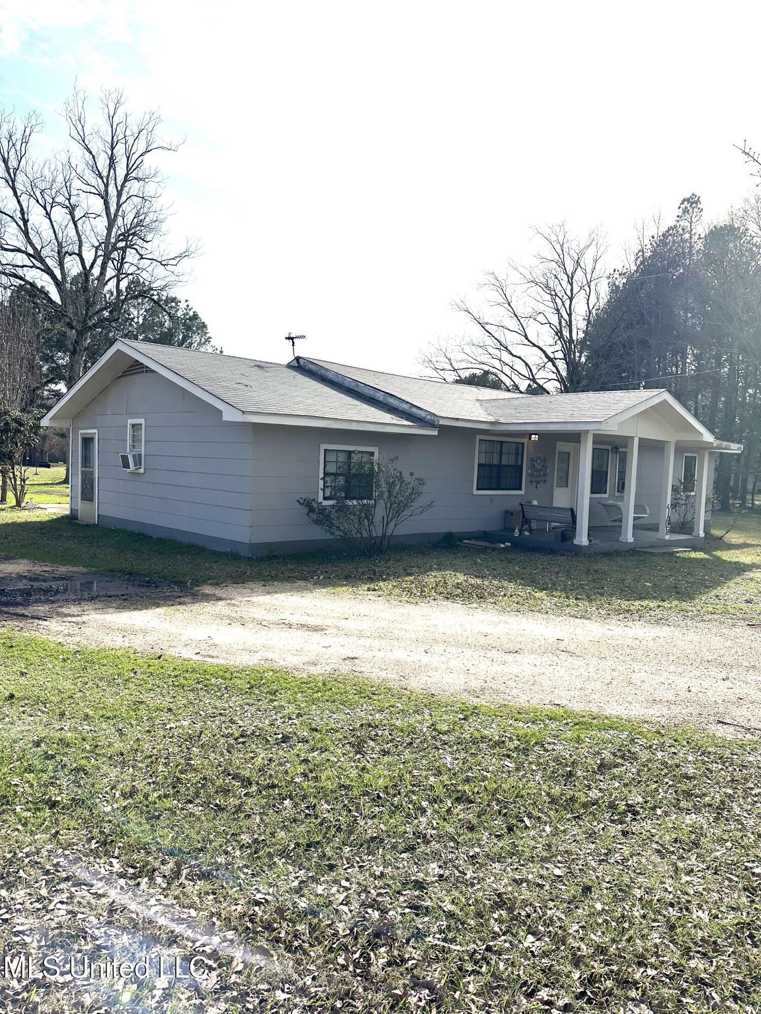 3575 Smith County Road 110 Property Photo 1