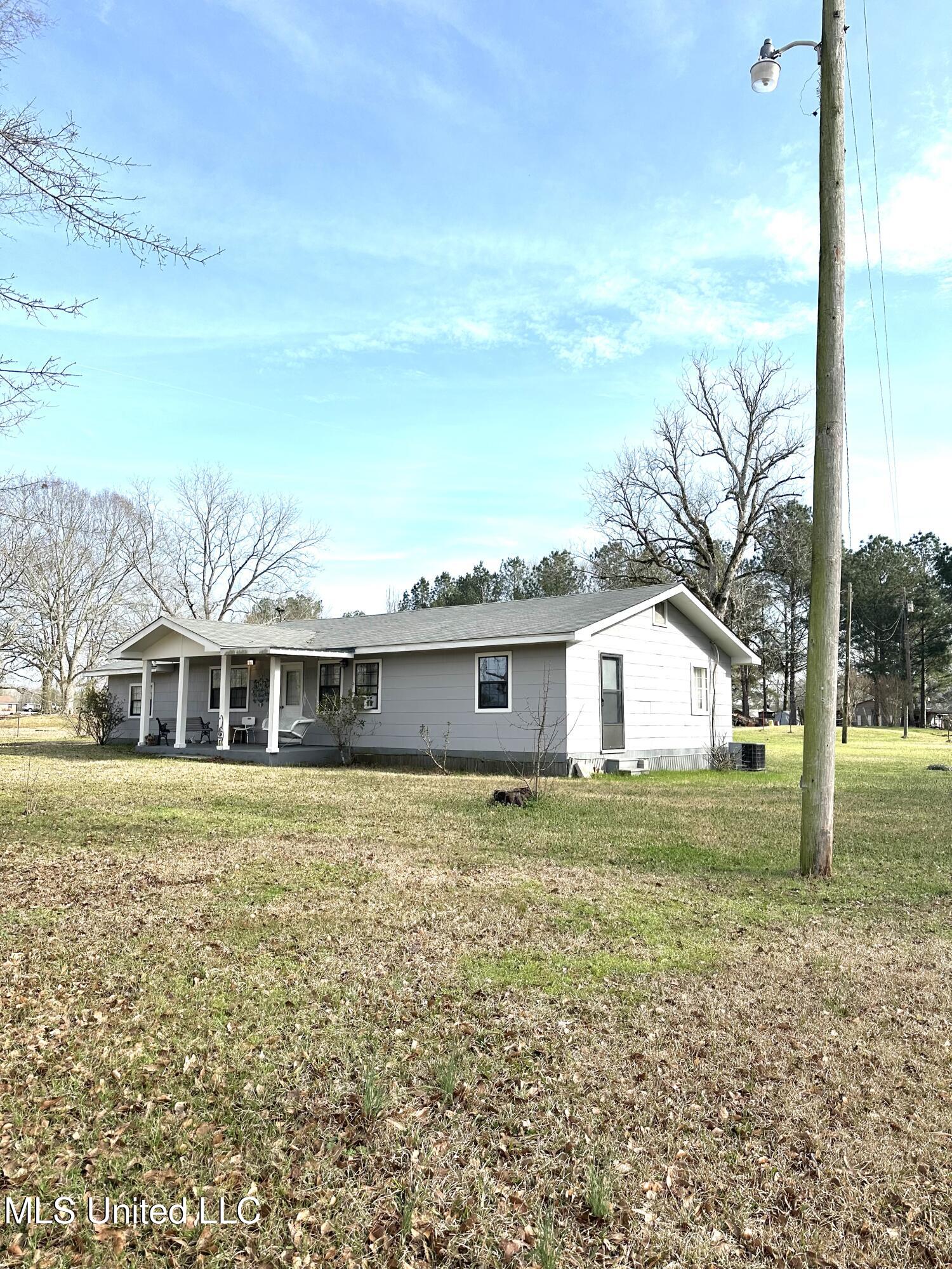 3575 Smith County Road 110 Property Photo 2