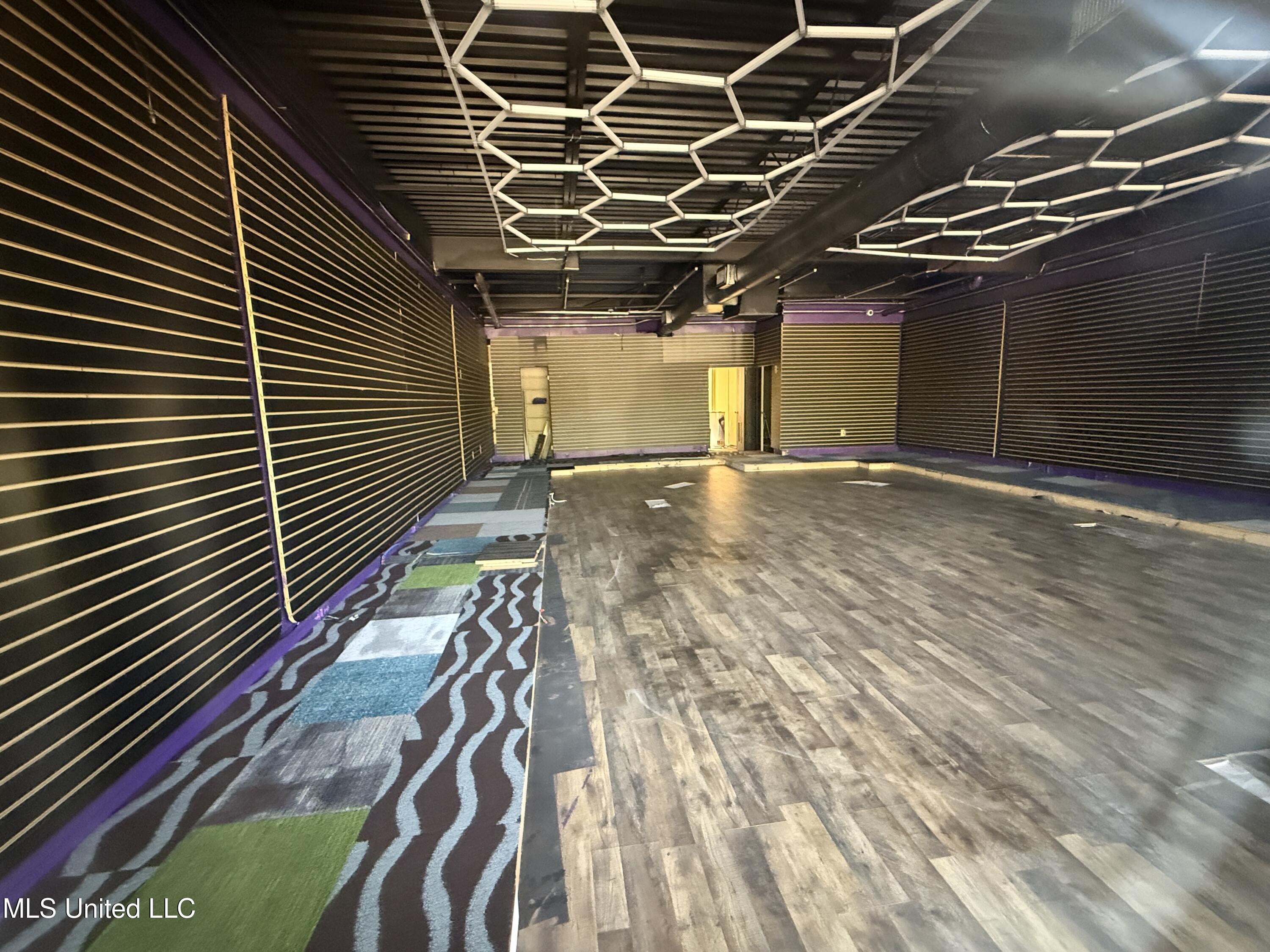 100 E Claiborne Avenue Property Photo 2