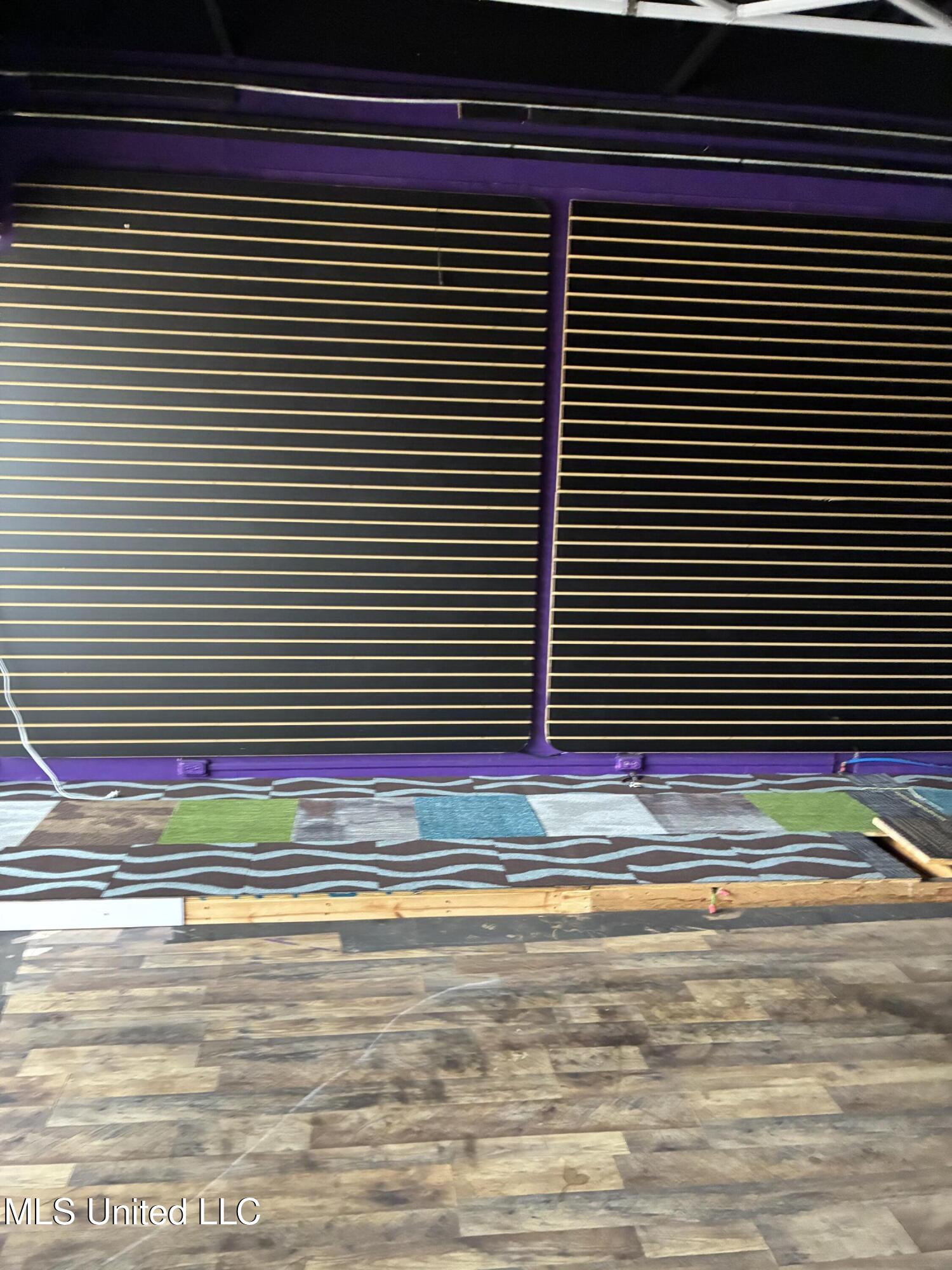 100 E Claiborne Avenue Property Photo 8